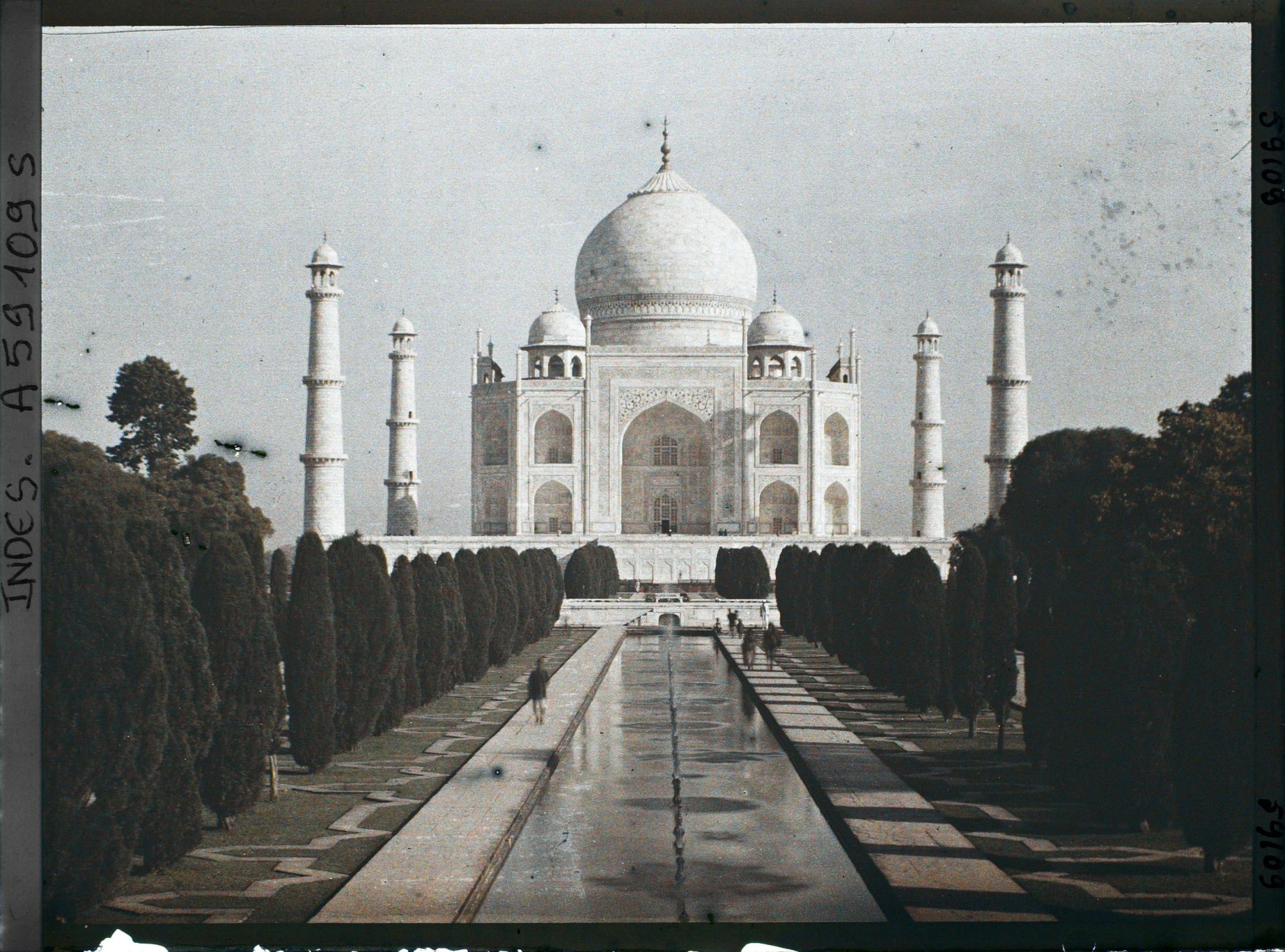 Image représentant Le grand canal axial et le mausolée du Taj Mahal