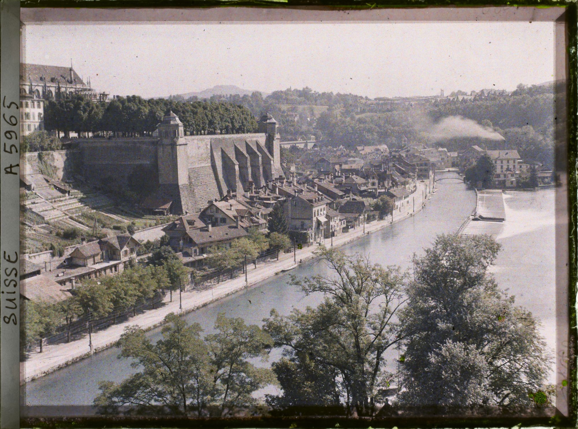 Image représentant La Münsterplattform, la vieille-ville et l'Aar