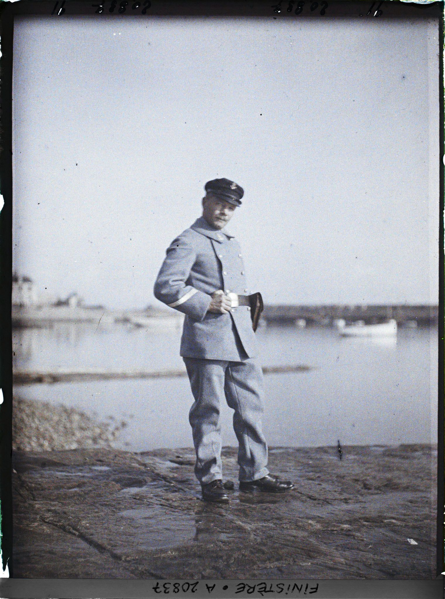 Image représentant Le sous patron des Douanes de Roscoff, M. Briel