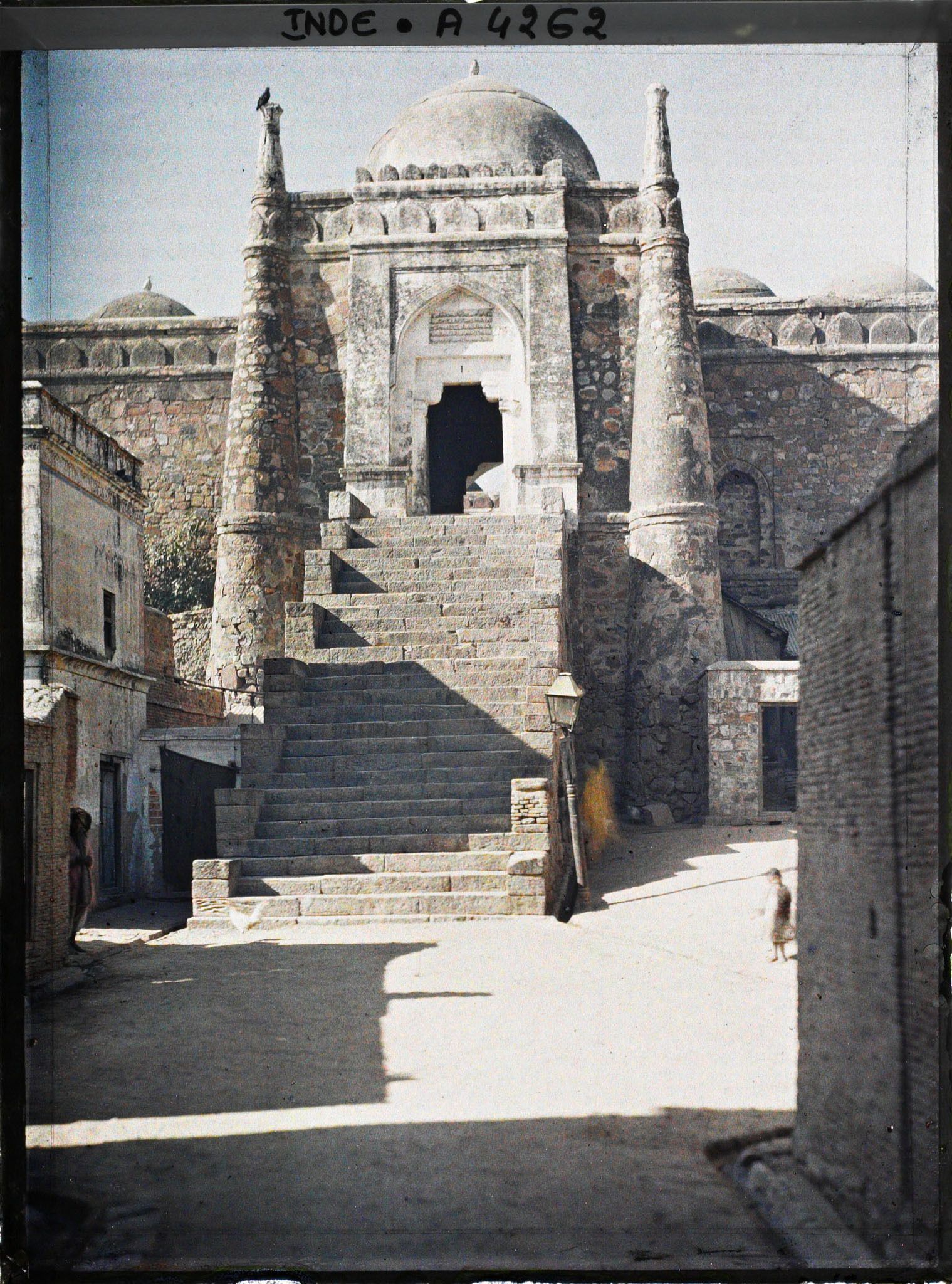 Image représentant Le porte de la mosquée Noire (Kalan ou Kali Masjid)