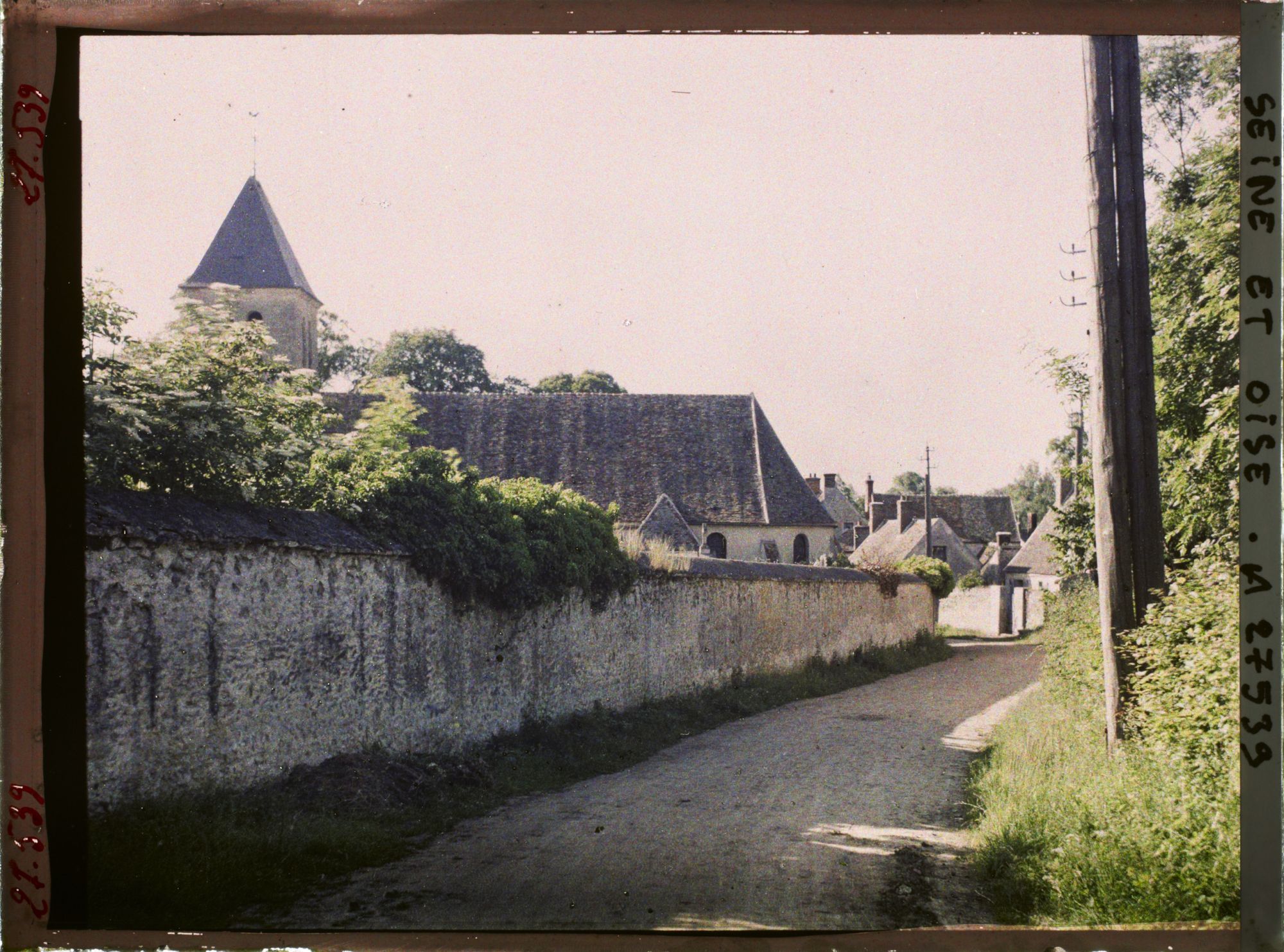 Image représentant France, Les Mesnuls, Entrée de Les Mesnuls