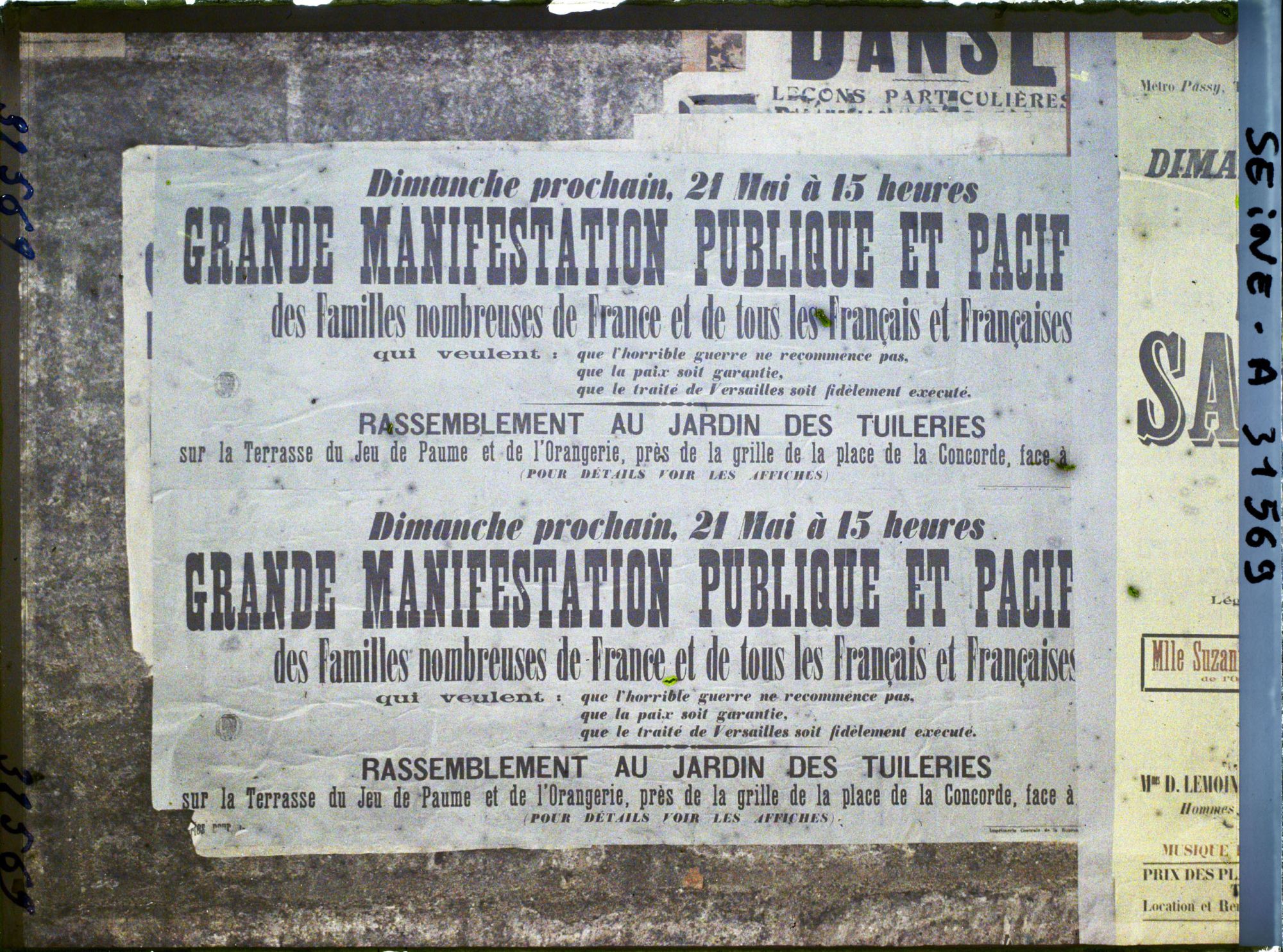 Image représentant Affiche de la Ligue des familles nombreuses de France, appel à une manifestation pacifique pour l'application du traité de Versailles