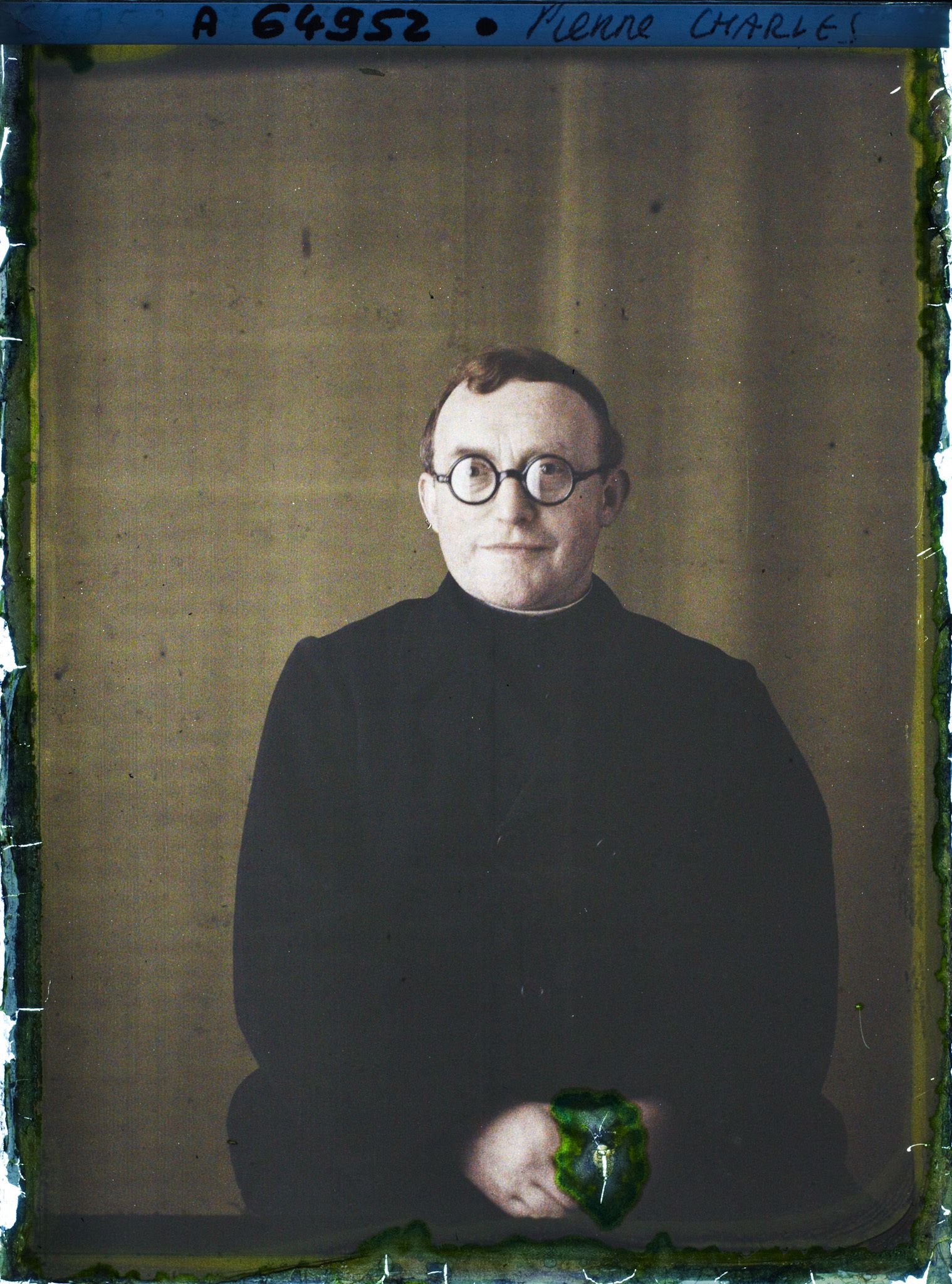 Image représentant https://musee-albert-kahn.s-museum.fr/home/NWQ2OTAwYzNmYjZlZTk1ZWQwODJmMjY4L2dlbmVyaWMtbm90aWNlLXRhYi9hdXRob3JpdHkvNjE3YTc5ZjVjZjhiODk2OGIzMzM3ZDIx/5d6900c3fb6ee95ed082f268/generic-notice-tab/authority/617a79ebcf8b8968b3336a5f Le Père Pierre Charles