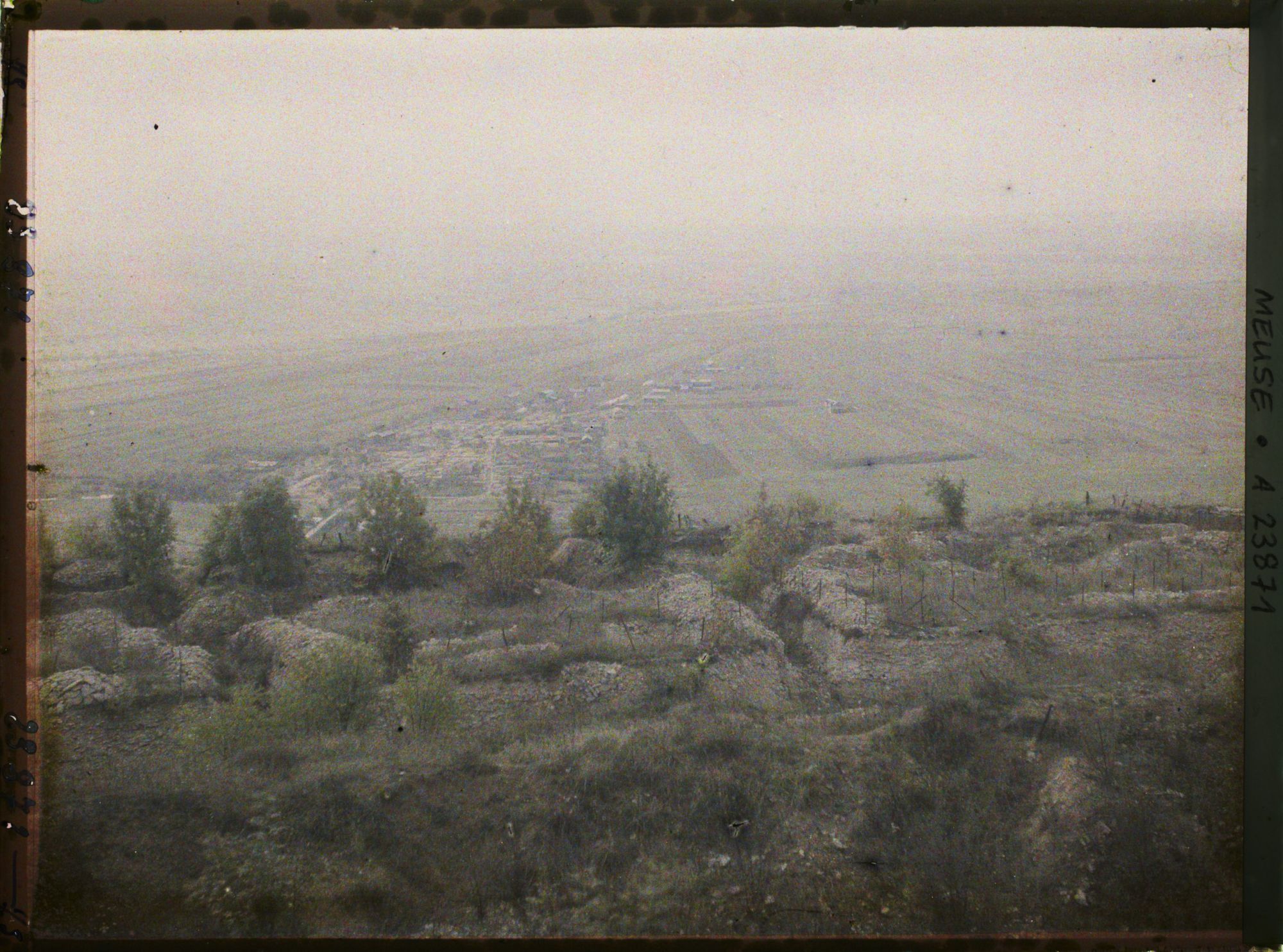 Image représentant France, St Mihiel, Vue prise vers le Sud : au 1er plan, Han s/Meuse