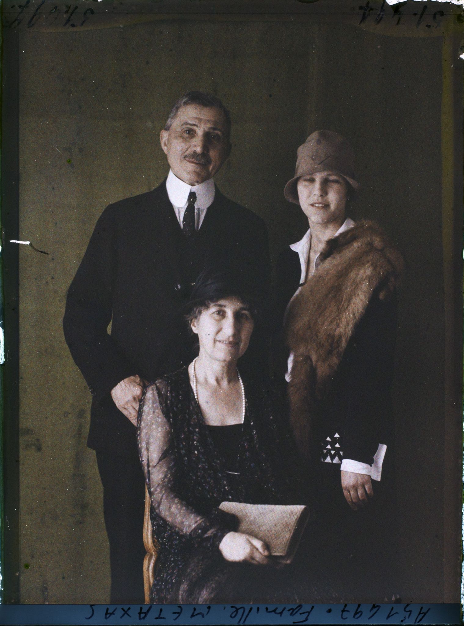 Image représentant https://musee-albert-kahn.s-museum.fr/home/NWQ2OTAwYzNmYjZlZTk1ZWQwODJmMjY4L2dlbmVyaWMtbm90aWNlLXRhYi9hdXRob3JpdHkvNjE3YTc5ZjVjZjhiODk2OGIzMzM3ZDIx/5d6900c3fb6ee95ed082f268/generic-notice-tab/authority/617a79ebcf8b8968b33373e7 Monsieur Métaxa ,  https://musee-albert-kahn.s-museum.fr/home/NWQ2OTAwYzNmYjZlZTk1ZWQwODJmMjY4L2dlbmVyaWMtbm90aWNlLXRhYi9hdXRob3JpdHkvNjE3YTc5ZjVjZjhiODk2OGIzMzM3ZDIx/5d6900c3fb6ee95ed082f268/generic-notice-tab/authority/617a79ebcf8b8968b33373e8 Madame Métaxa  et  https://musee-albert-kahn.s-museum.fr/home/NWQ2OTAwYzNmYjZlZTk1ZWQwODJmMjY4L2dlbmVyaWMtbm90aWNlLXRhYi9hdXRob3JpdHkvNjE3YTc5ZjVjZjhiODk2OGIzMzM3ZDIx/5d6900c3fb6ee95ed082f268/generic-notice-tab/authority/617a79ebcf8b8968b33373e9 Mademoiselle Métaxa