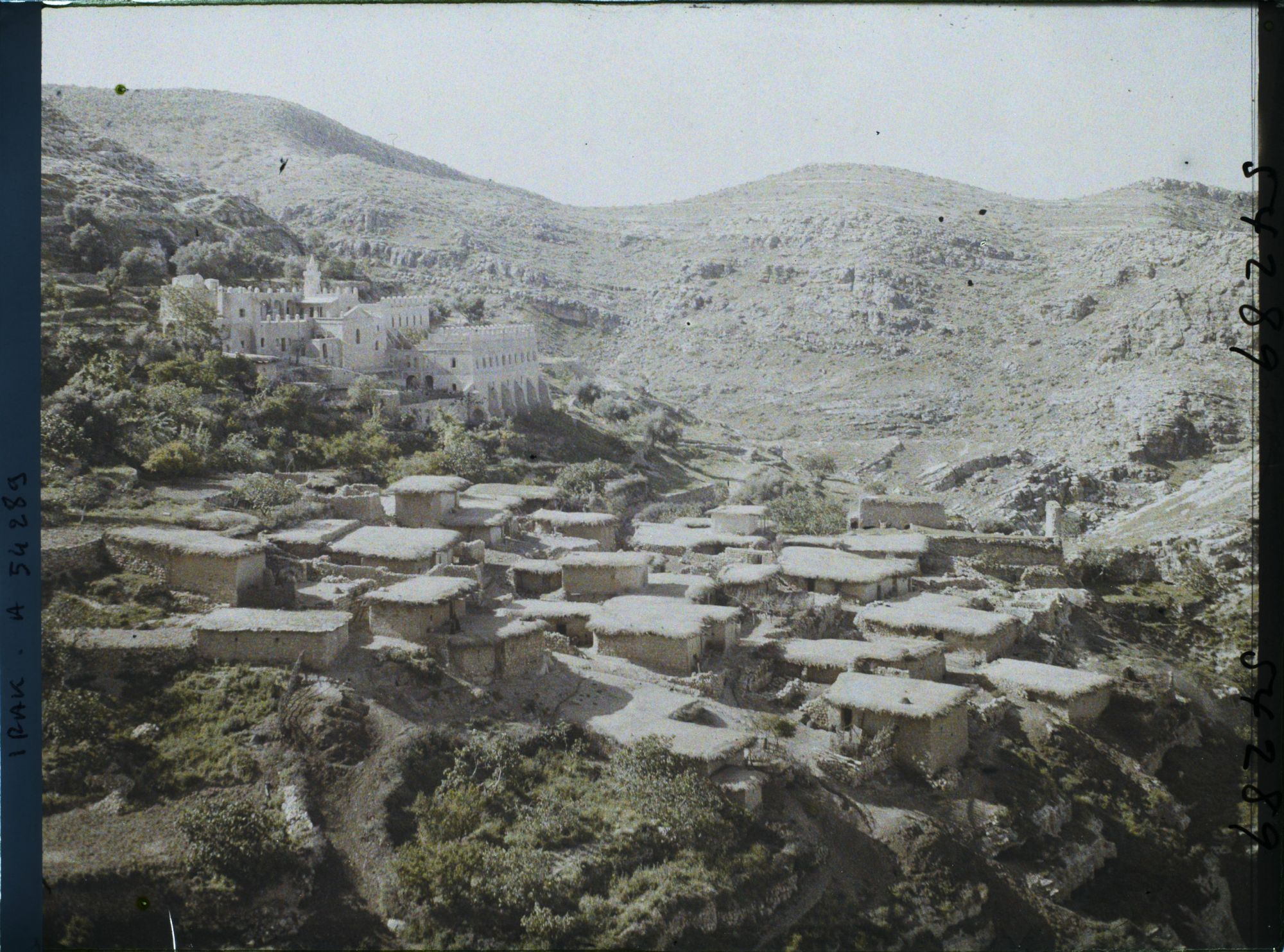 Image représentant Le village et le couvent dominicain