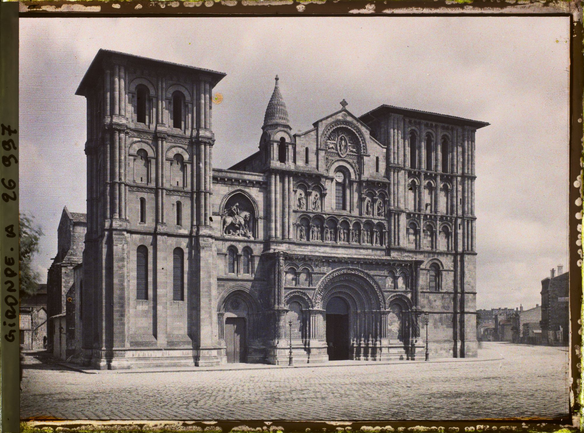 Image représentant Eglise Sainte-Croix, place Pierre Renaudel