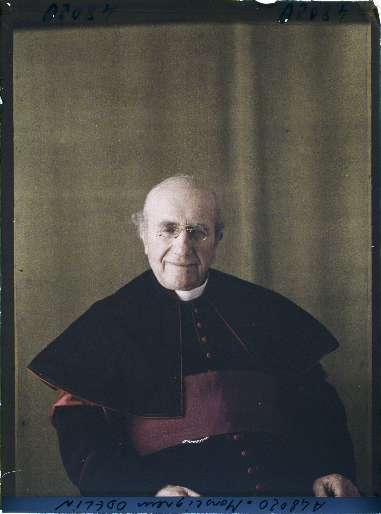 Image représentant Son Eminence  https://musee-albert-kahn.s-museum.fr/home/NWQ2OTAwYzNmYjZlZTk1ZWQwODJmMjY4L2dlbmVyaWMtbm90aWNlLXRhYi9hdXRob3JpdHkvNjE3YTc5ZjVjZjhiODk2OGIzMzM3ZDIx/5d6900c3fb6ee95ed082f268/generic-notice-tab/authority/617a79ebcf8b8968b33374d1 Monseigneur Odelin