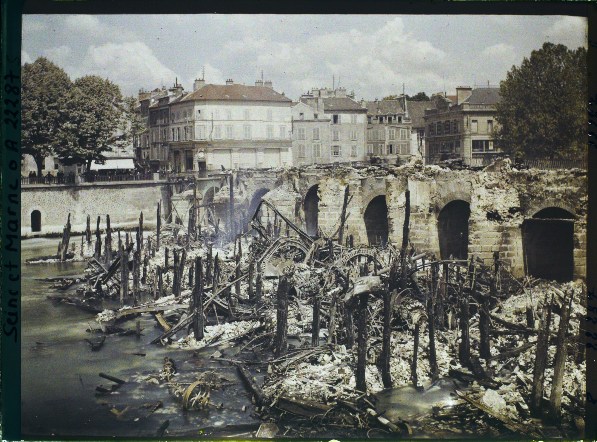 Image représentant France, Meaux, Ensemble des moulins, vu de la rive gauche vue prise de très près