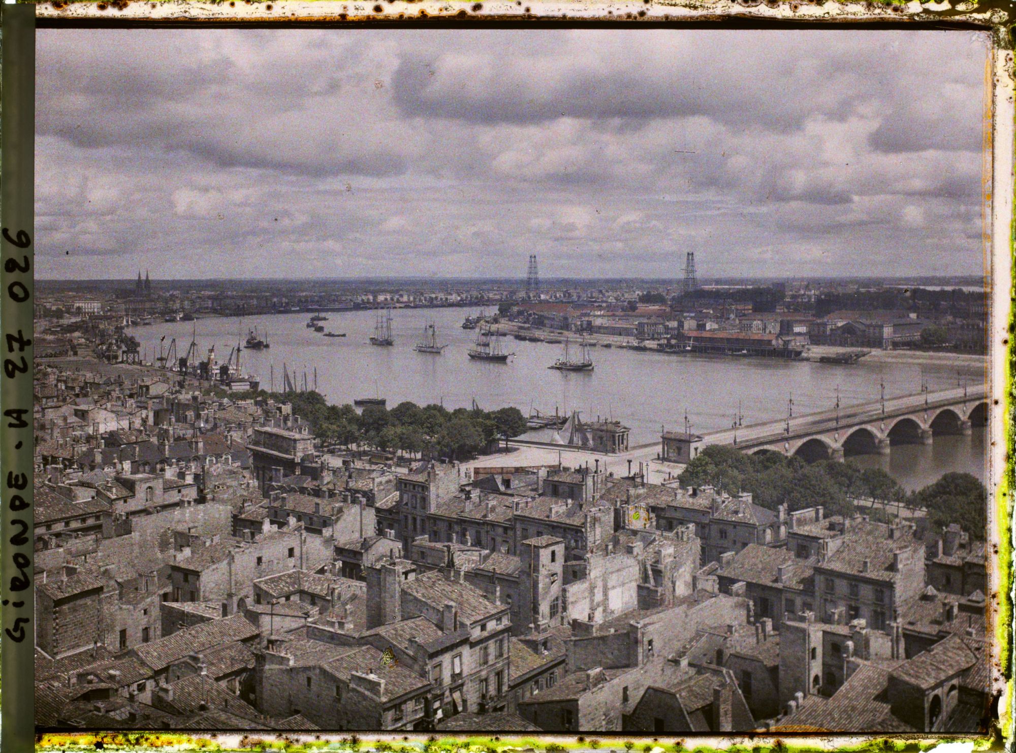 Image représentant France, Bordeaux, Panorama s/la Garonne