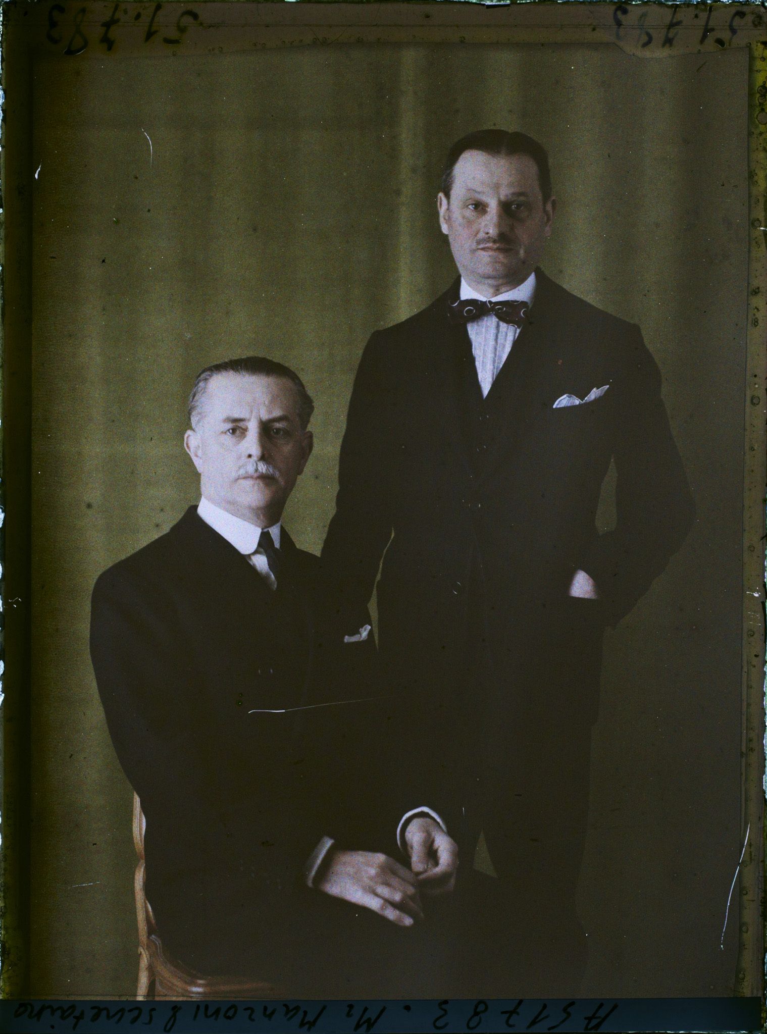 Image représentant Monsieur  https://musee-albert-kahn.s-museum.fr/home/NWQ2OTAwYzNmYjZlZTk1ZWQwODJmMjY4L2dlbmVyaWMtbm90aWNlLXRhYi9hdXRob3JpdHkvNjE3YTc5ZjVjZjhiODk2OGIzMzM3ZDIx/5d6900c3fb6ee95ed082f268/generic-notice-tab/authority/617a79ebcf8b8968b3337331 Gaetano Manzoni  et son secrétaire