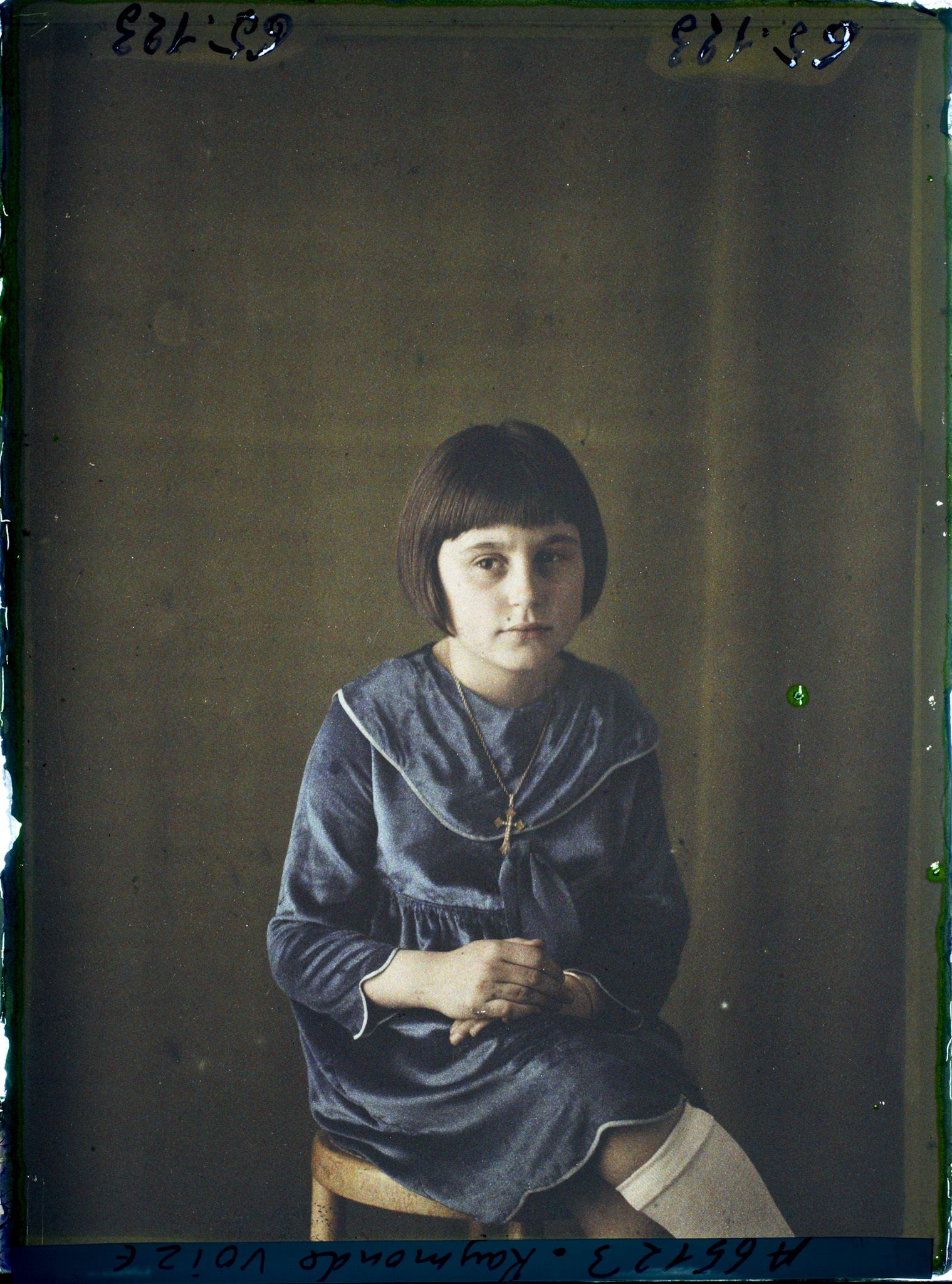 Image représentant https://musee-albert-kahn.s-museum.fr/home/NWQ2OTAwYzNmYjZlZTk1ZWQwODJmMjY4L2dlbmVyaWMtbm90aWNlLXRhYi9hdXRob3JpdHkvNjE3YTc5ZjVjZjhiODk2OGIzMzM3ZDIx/5d6900c3fb6ee95ed082f268/generic-notice-tab/authority/617a79ebcf8b8968b33379ef Mademoiselle Raymonde Voize