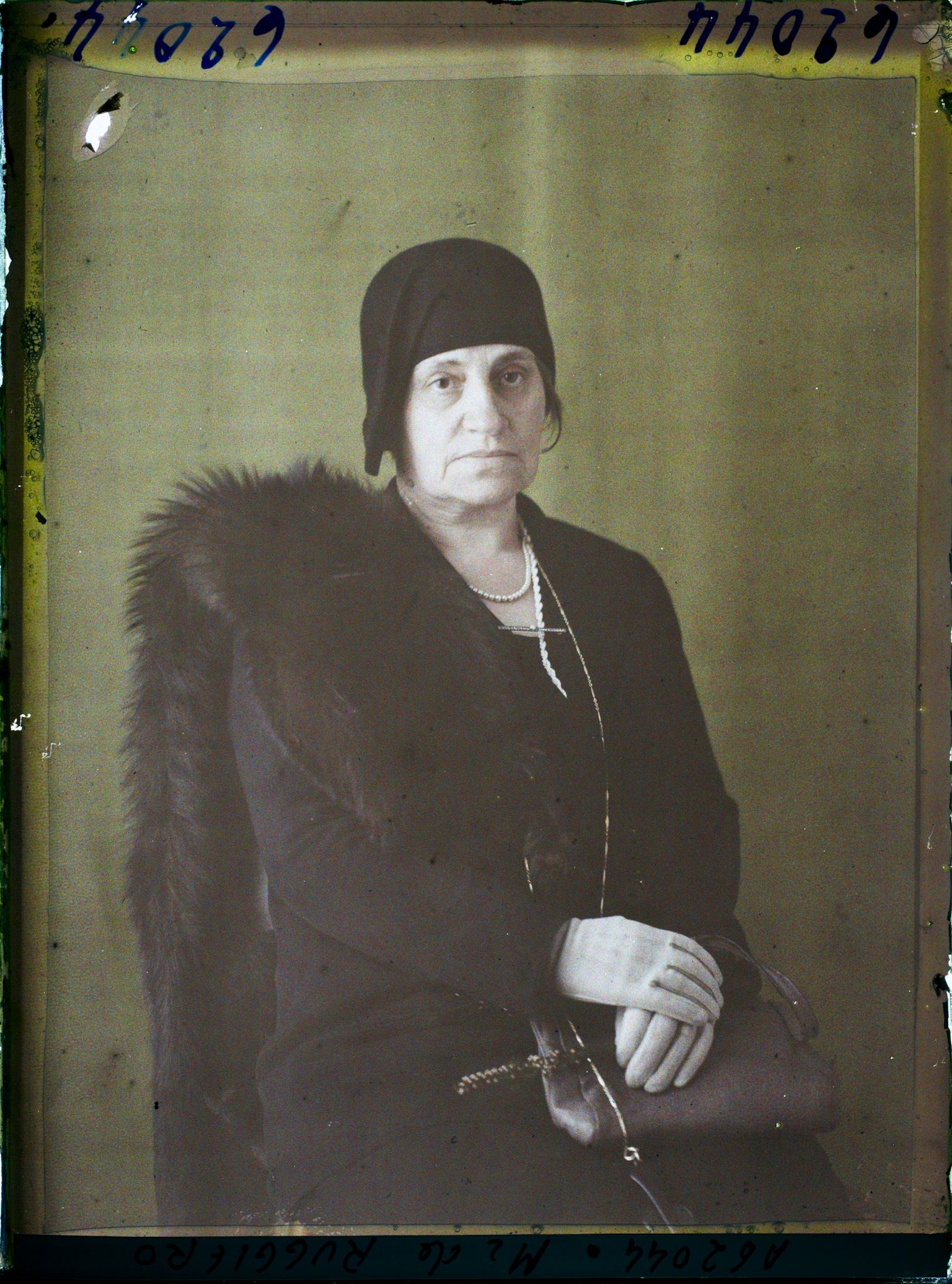 Image représentant https://musee-albert-kahn.s-museum.fr/home/NWQ2OTAwYzNmYjZlZTk1ZWQwODJmMjY4L2dlbmVyaWMtbm90aWNlLXRhYi9hdXRob3JpdHkvNjE3YTc5ZjVjZjhiODk2OGIzMzM3ZDIx/5d6900c3fb6ee95ed082f268/generic-notice-tab/authority/617a79ebcf8b8968b3337712 Madame de Ruggiero