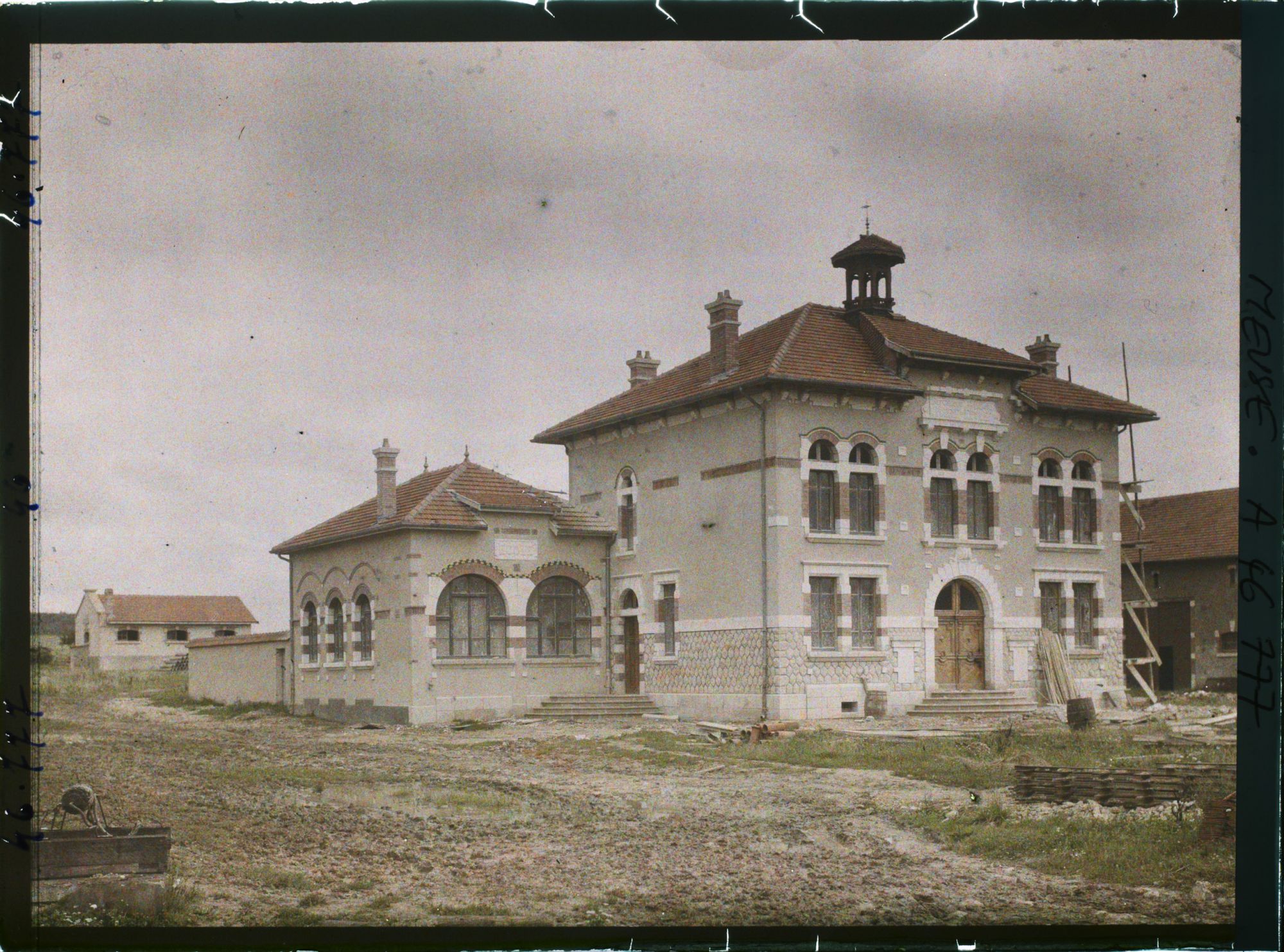 Image représentant France, Boureuilles Meuse (140h), L'Ecole et la Mairie
