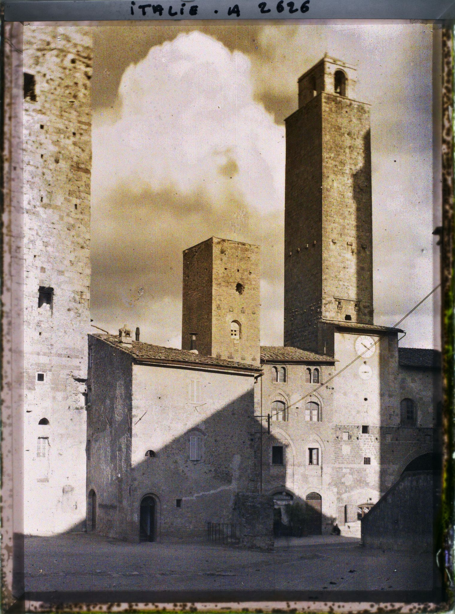 Image représentant Une partie des tours jumelles Salvucci et la tour Rognosa