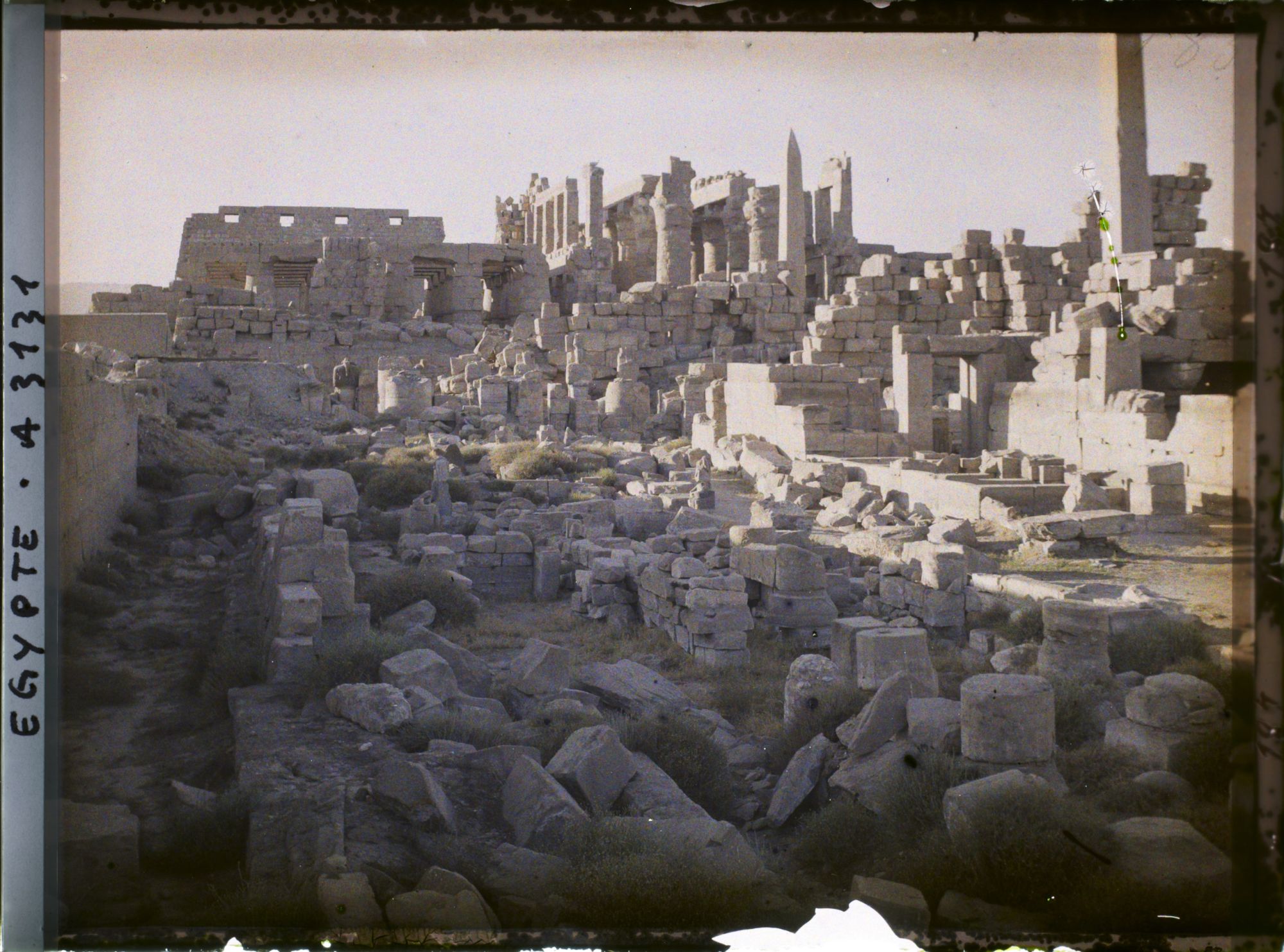 Image représentant Vue de la façade nord du temple d'Amon Râ