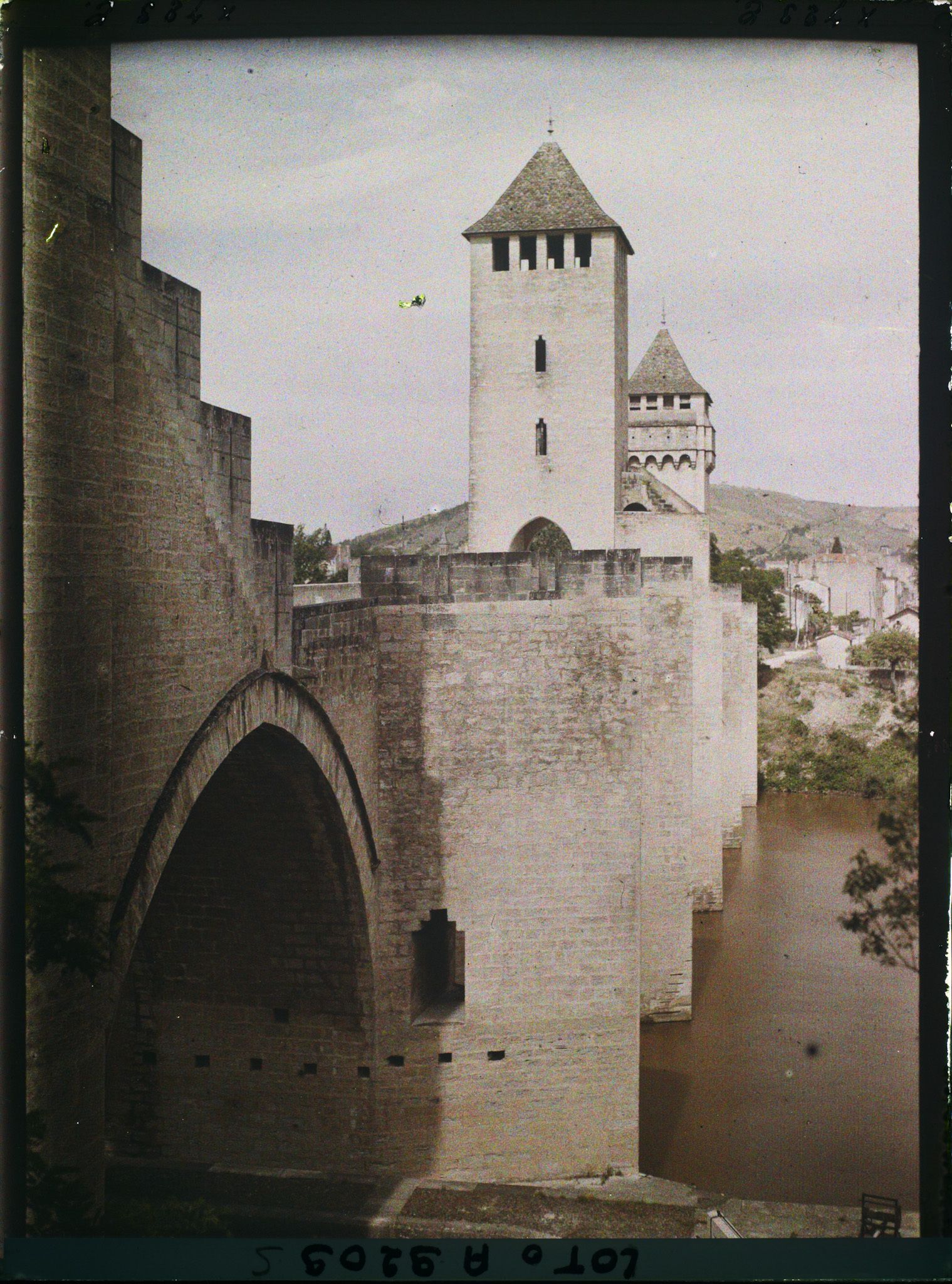 Image représentant France, Cahors, Vues prises de la rive gauche montrant les défenses du Pont
