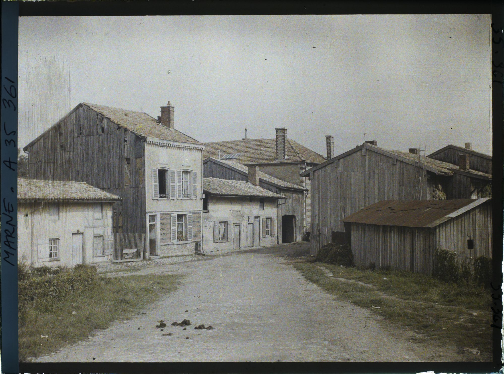Image représentant France, Ste Menehould le haut, Entrée de Ste Menehould Guise