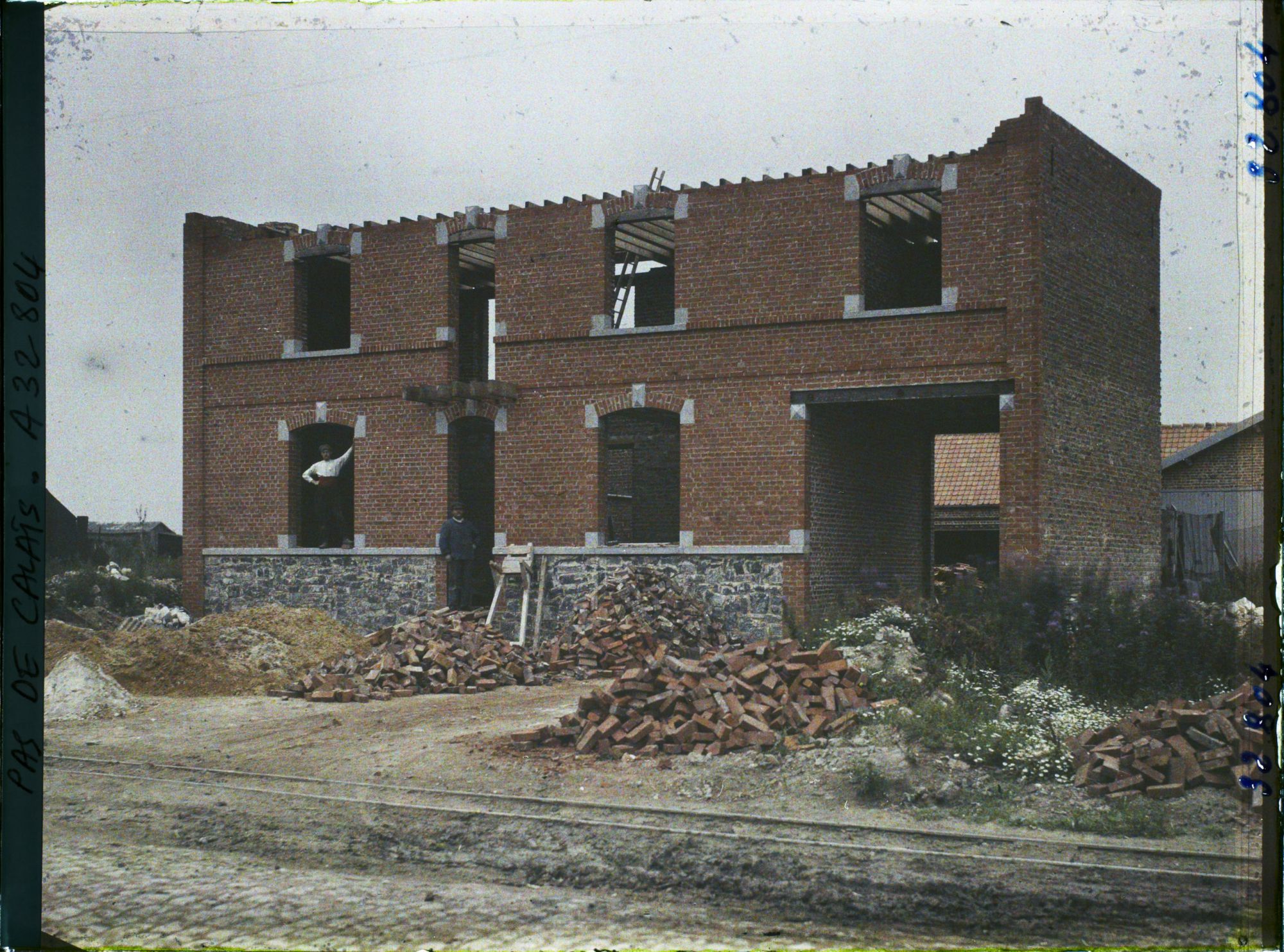 Image représentant France, Neuville St Waast, Grande maison en reconstruction