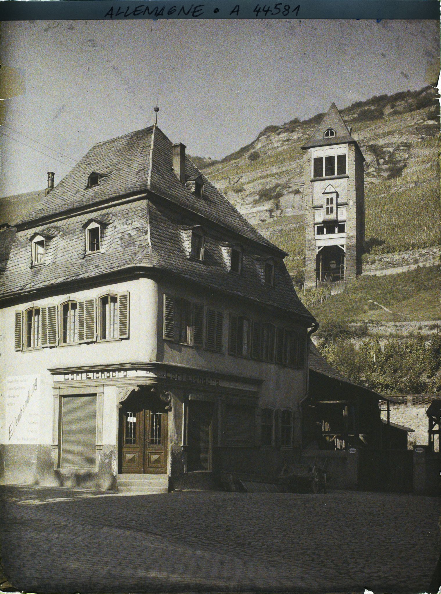 Image représentant Allemagne, Bacharach, Vieilles maisons et tour moyen age