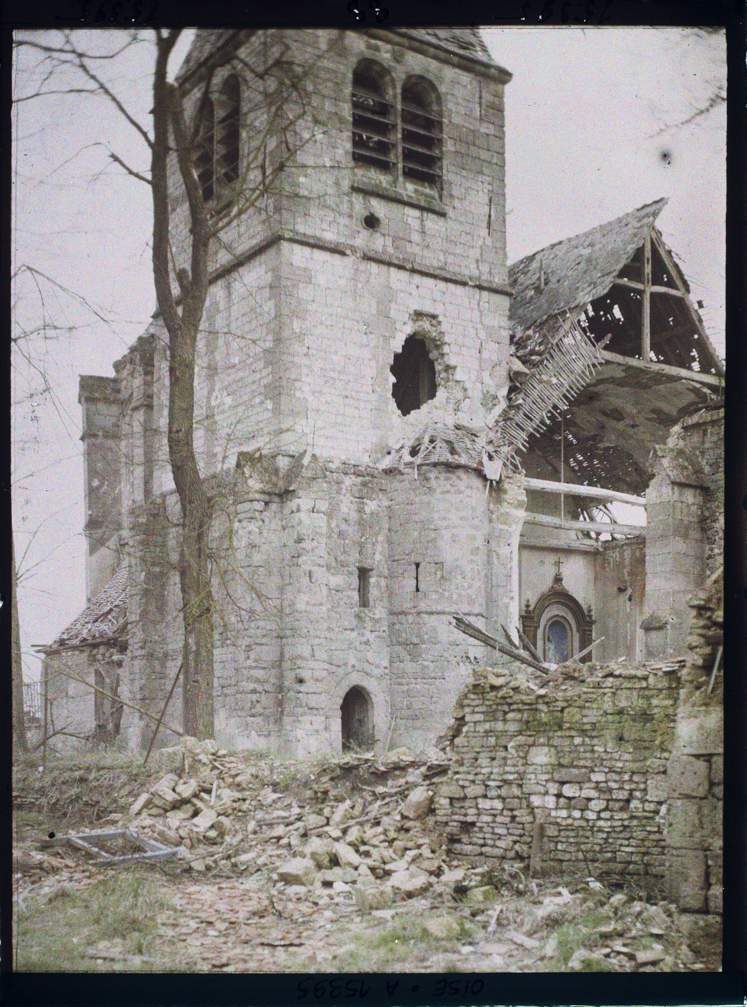 Image représentant France, Cuvilly, Guerre : Vue de l'Eglise ruinée