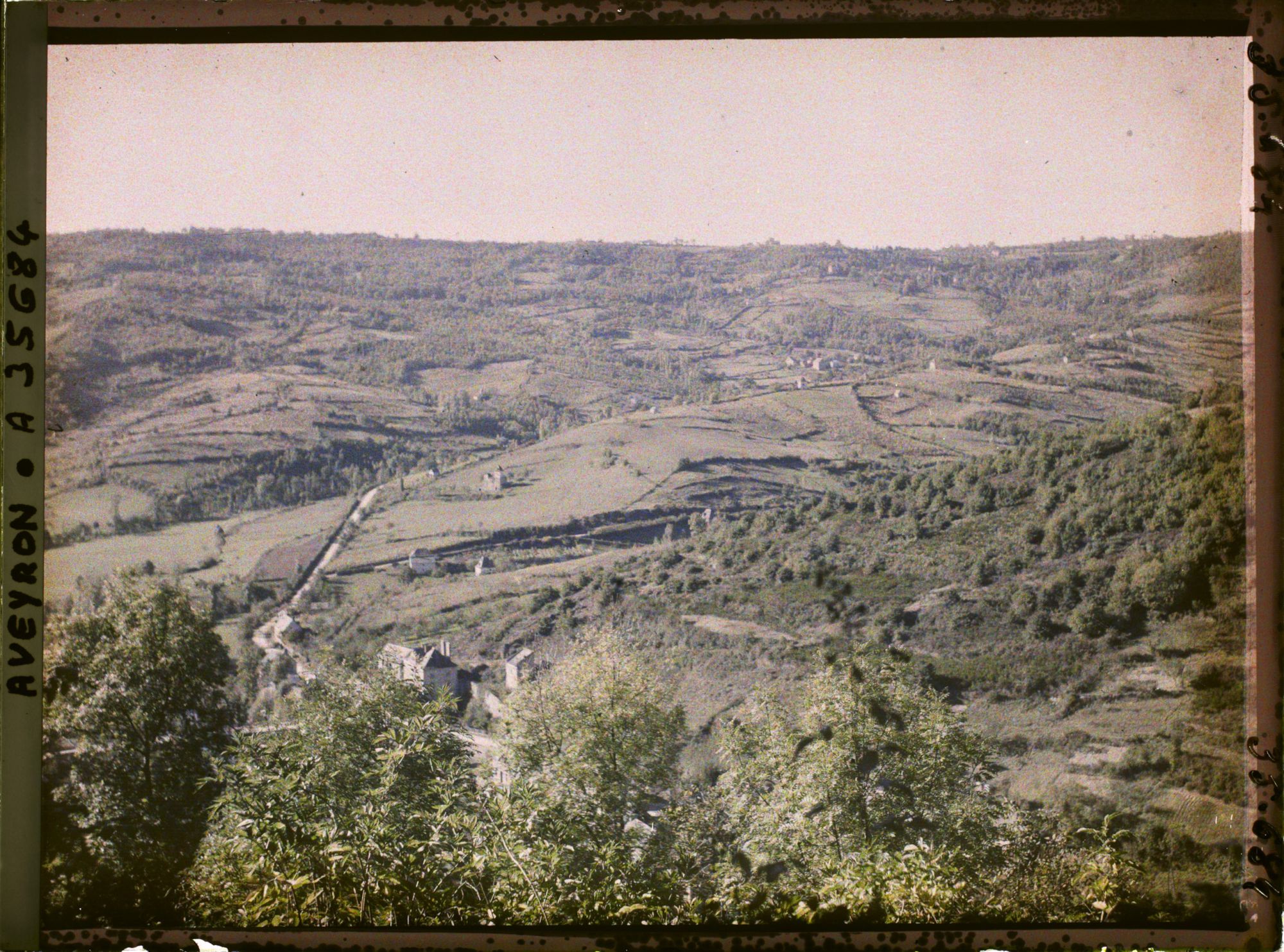 Image représentant Panorama route de Villefranche prise à l'ouest du Château