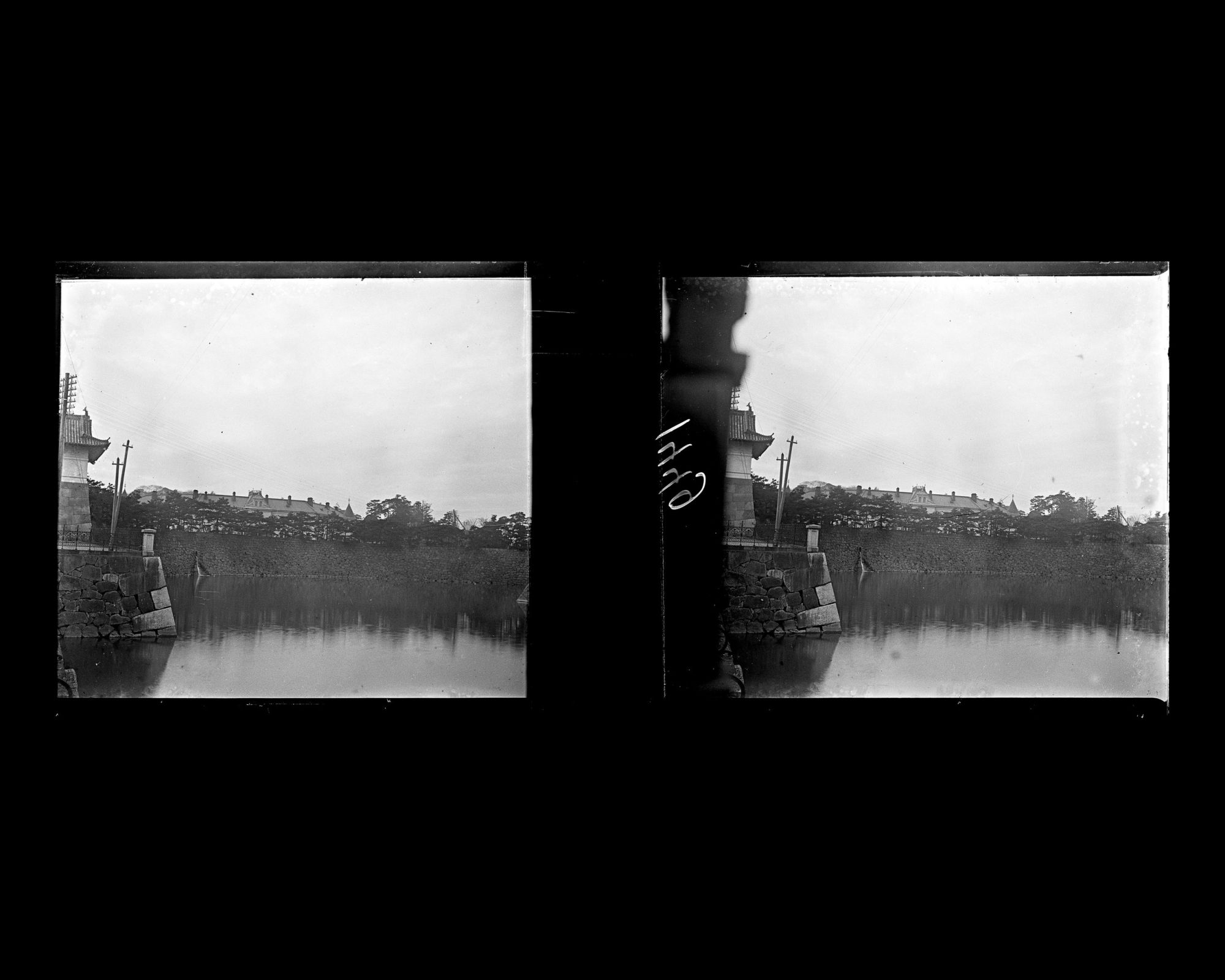 Image représentant Les douves de l'enceinte du palais impérial