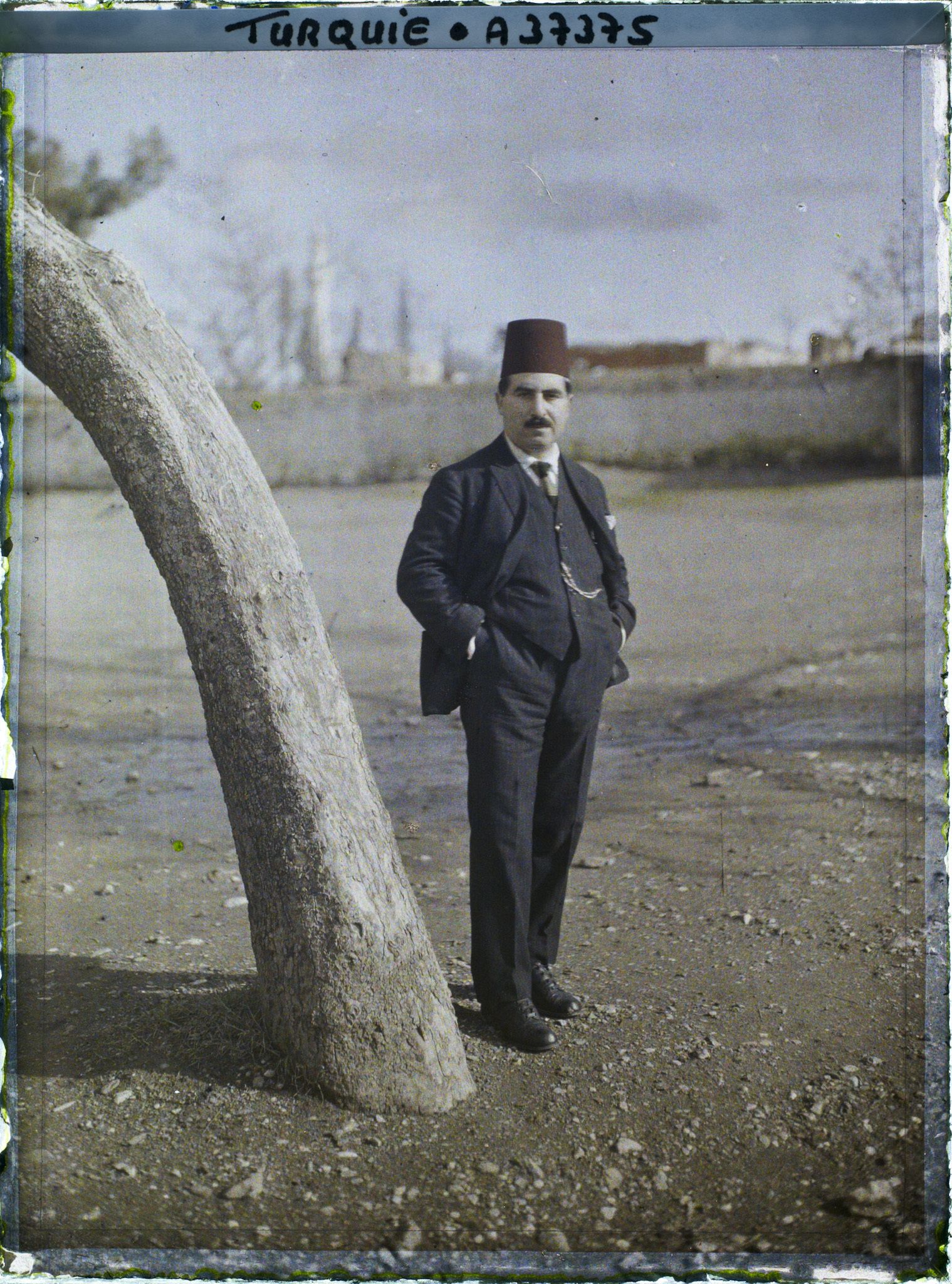 Image représentant Le Gouverneur de la ville Aziz Bey