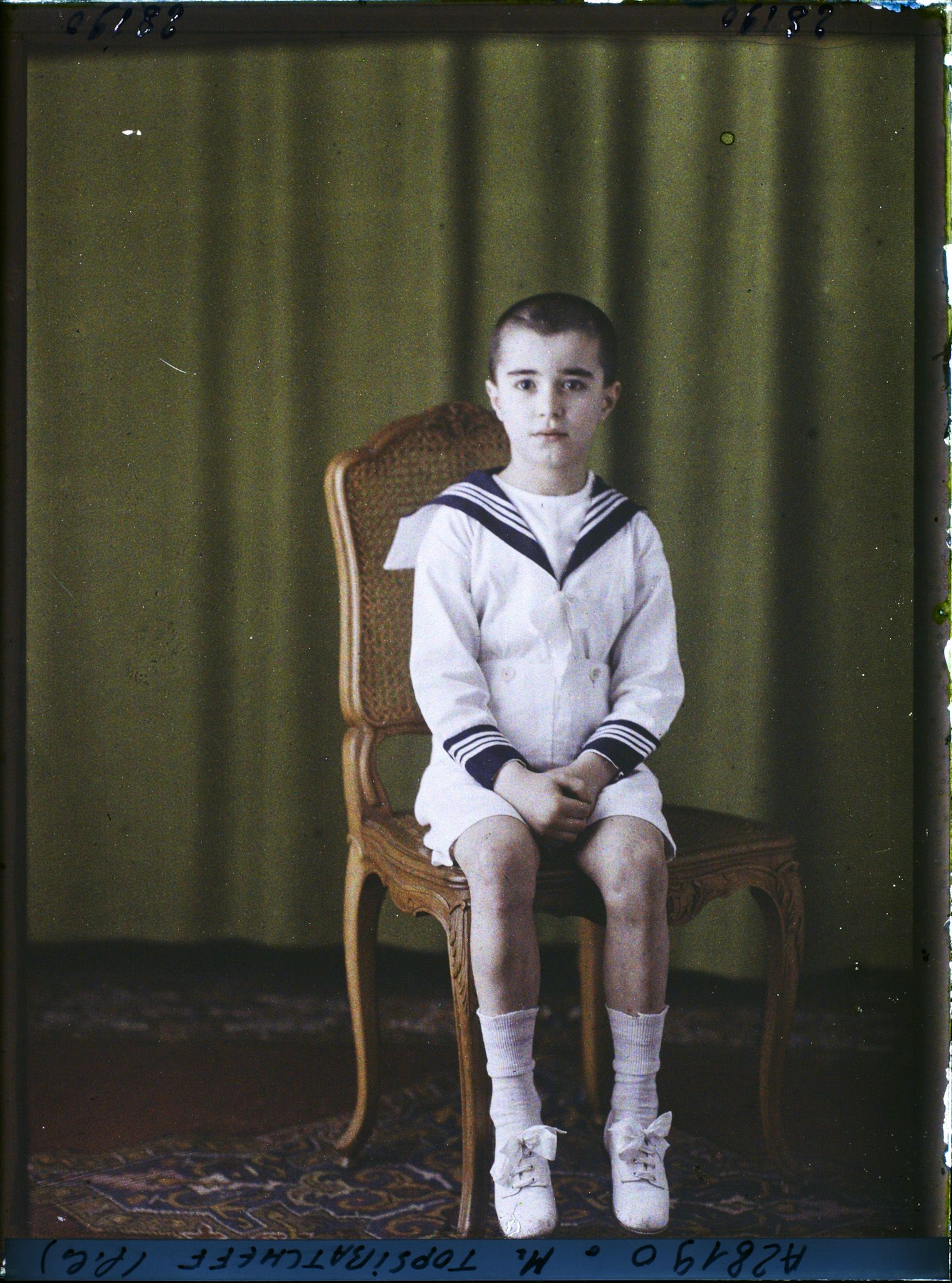 Image représentant L'enfant  https://musee-albert-kahn.s-museum.fr/home/NWQ2OTAwYzNmYjZlZTk1ZWQwODJmMjY4L2dlbmVyaWMtbm90aWNlLXRhYi9hdXRob3JpdHkvNjE3YTc5ZjVjZjhiODk2OGIzMzM3ZDIx/5d6900c3fb6ee95ed082f268/generic-notice-tab/authority/617a79ebcf8b8968b33378cc Topsibatcheff