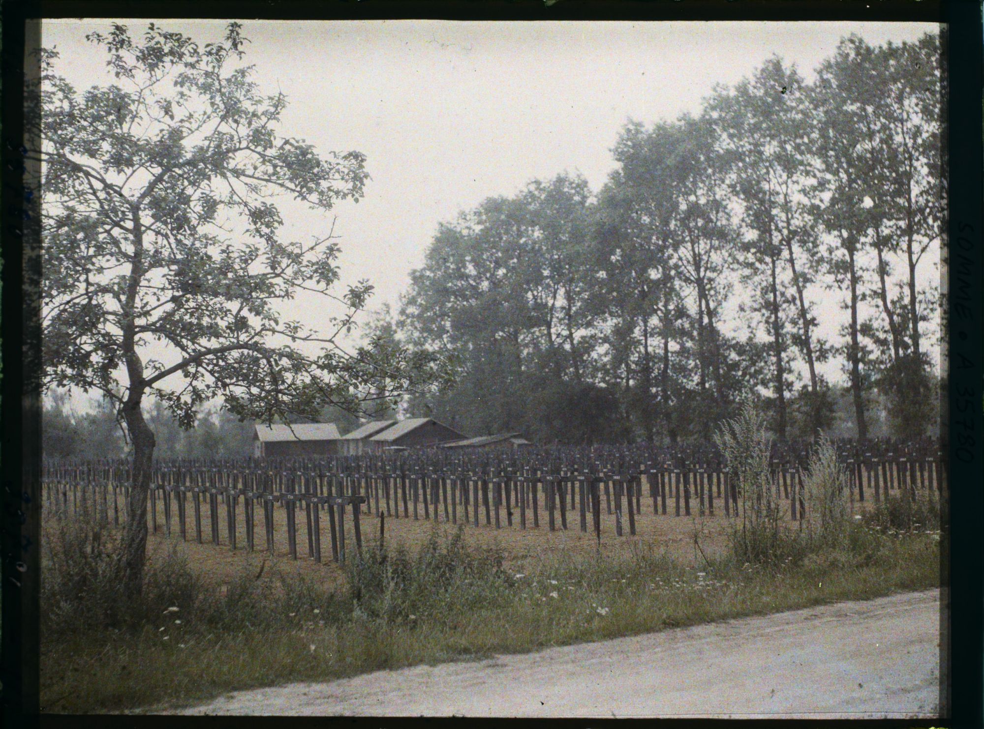 Image représentant France, Curchy, Le cimetière allemand (8000 tombes)