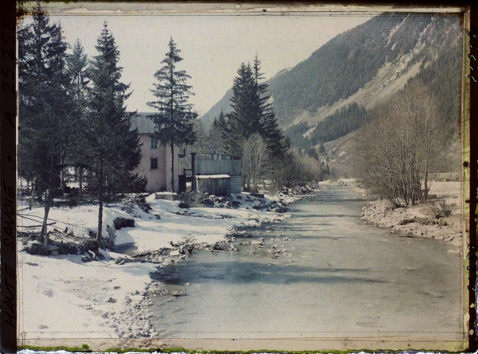 Image représentant Vallée de Chamonix, Paysage le long de l'Arve