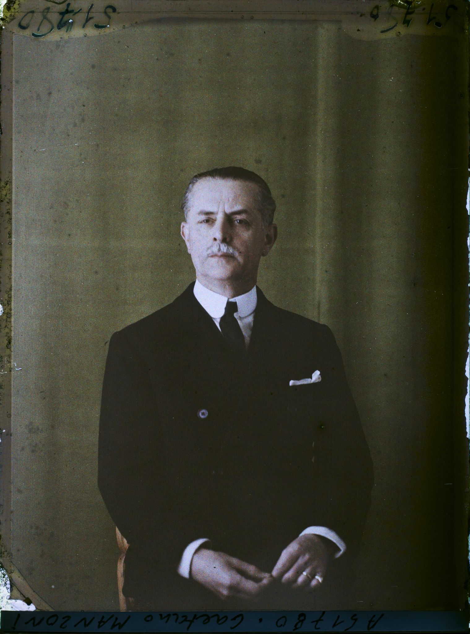 Image représentant https://musee-albert-kahn.s-museum.fr/home/NWQ2OTAwYzNmYjZlZTk1ZWQwODJmMjY4L2dlbmVyaWMtbm90aWNlLXRhYi9hdXRob3JpdHkvNjE3YTc5ZjVjZjhiODk2OGIzMzM3ZDIx/5d6900c3fb6ee95ed082f268/generic-notice-tab/authority/617a79ebcf8b8968b3337331 Monsieur Gaetano Manzoni