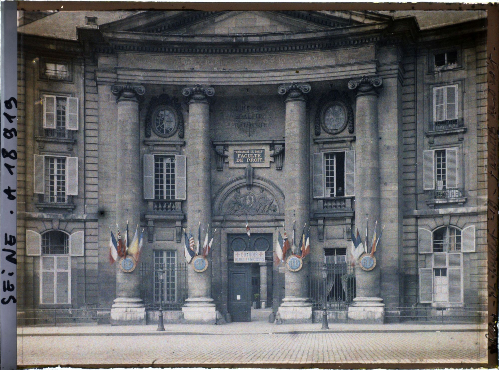 Image représentant Ouvroir de la Croix rouge à la faculté de Droit, place du Panthéon