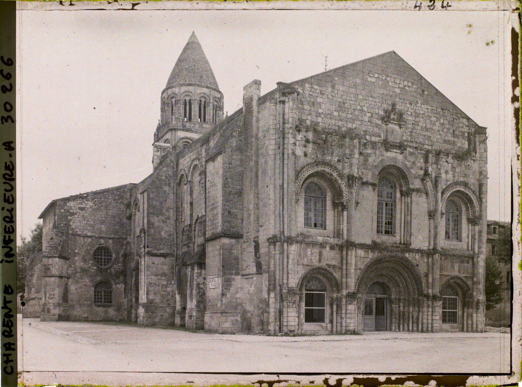 Image représentant France, Saintes, Abbaye des Dames