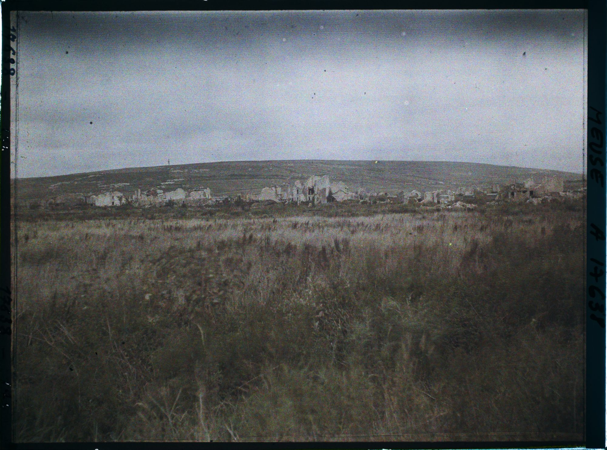 Image représentant France, Charny, Vue Générale de Bras en venant de Charny, vue prise de la Meuse