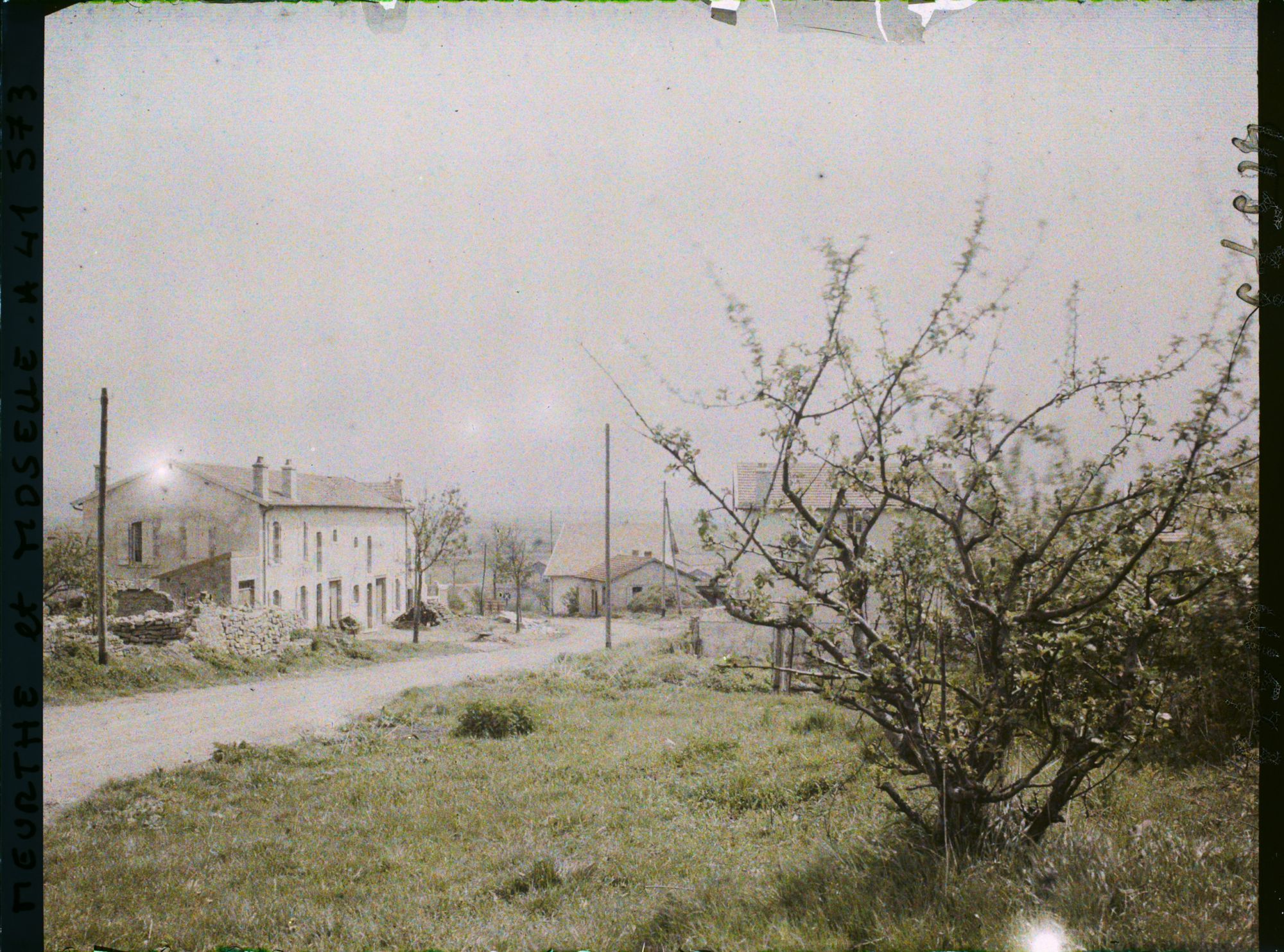 Image représentant France, Nomény, Une rue du Village