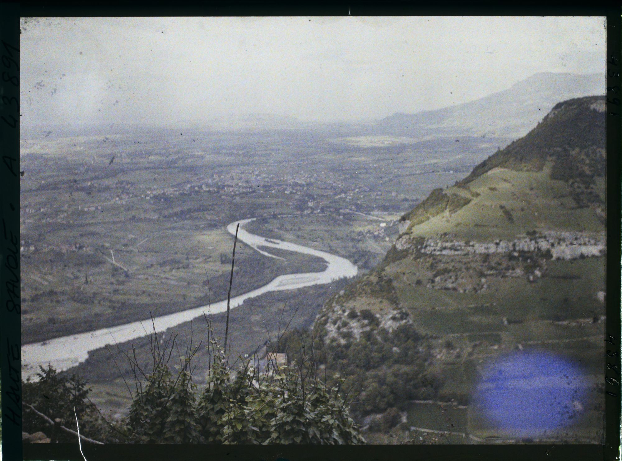 Image représentant France, Monnetier (Hte Savoie), Panorama s/ le petit Salève, Annemasse, l'Arve, et pente Sud des Voirons