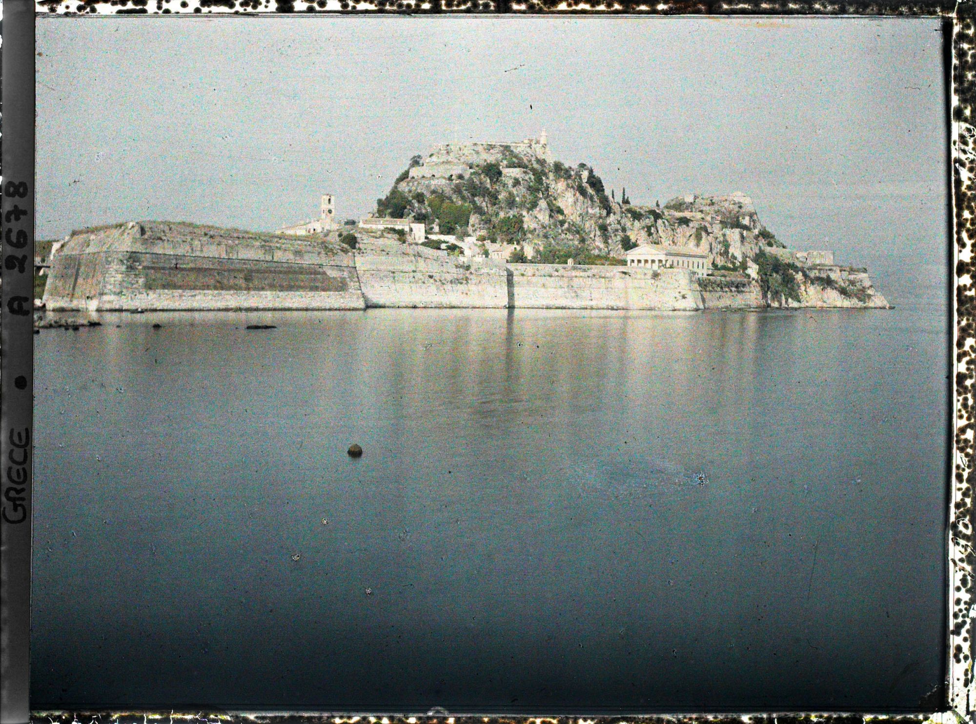 Image représentant Vue de Fortezza Vecchia prise du bord de mer