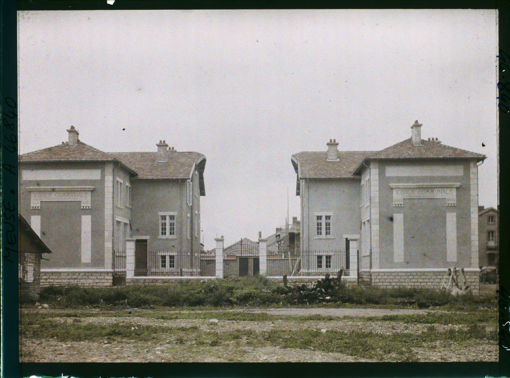 Image représentant France, Varennes (CT) Meuse (1840h), Les Ecoles