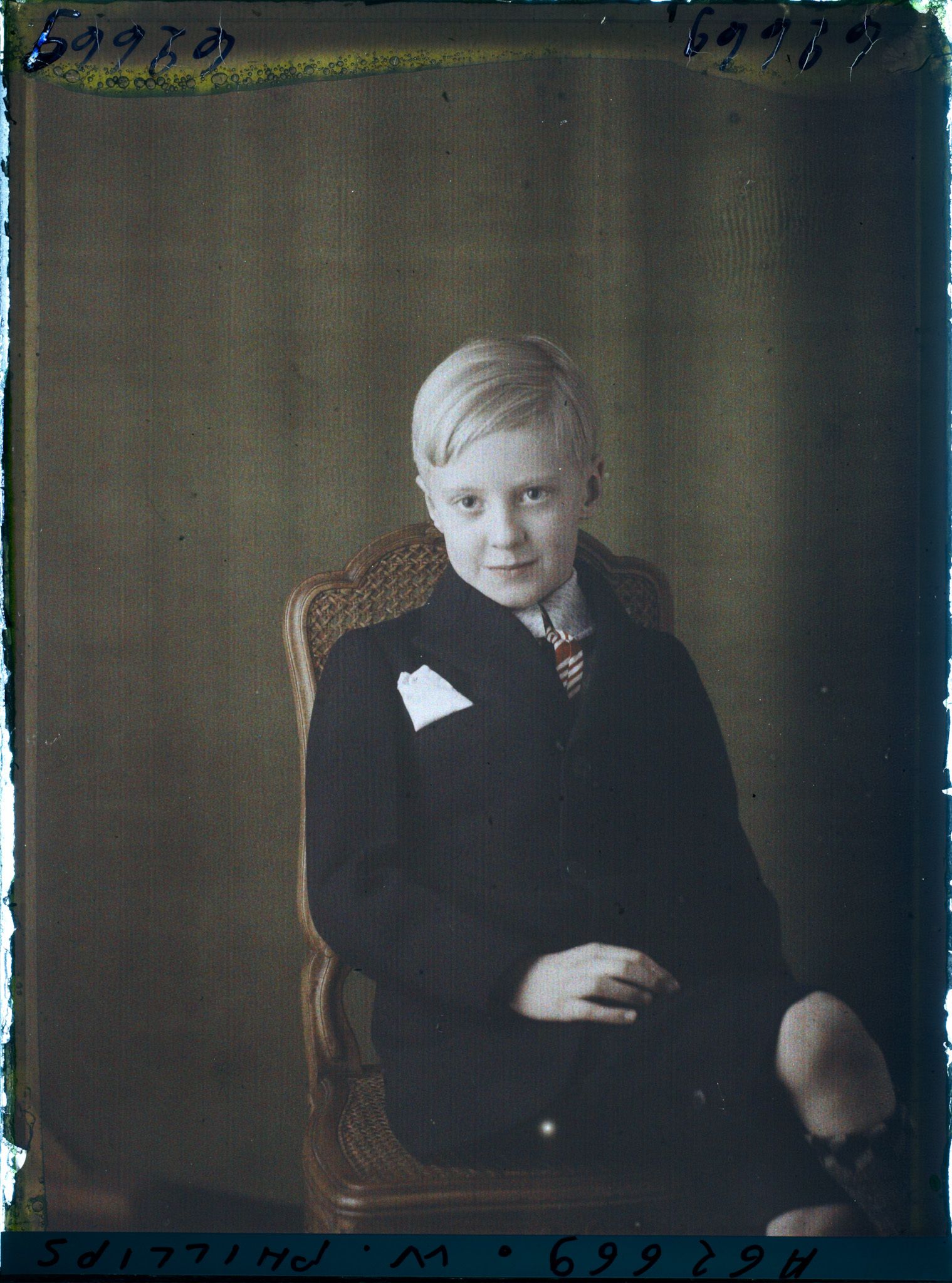 Image représentant https://musee-albert-kahn.s-museum.fr/home/NWQ2OTAwYzNmYjZlZTk1ZWQwODJmMjY4L2dlbmVyaWMtbm90aWNlLXRhYi9hdXRob3JpdHkvNjE3YTc5ZjVjZjhiODk2OGIzMzM3ZDIx/5d6900c3fb6ee95ed082f268/generic-notice-tab/authority/617a79ebcf8b8968b3337590 Monsieur Worthington Phillips