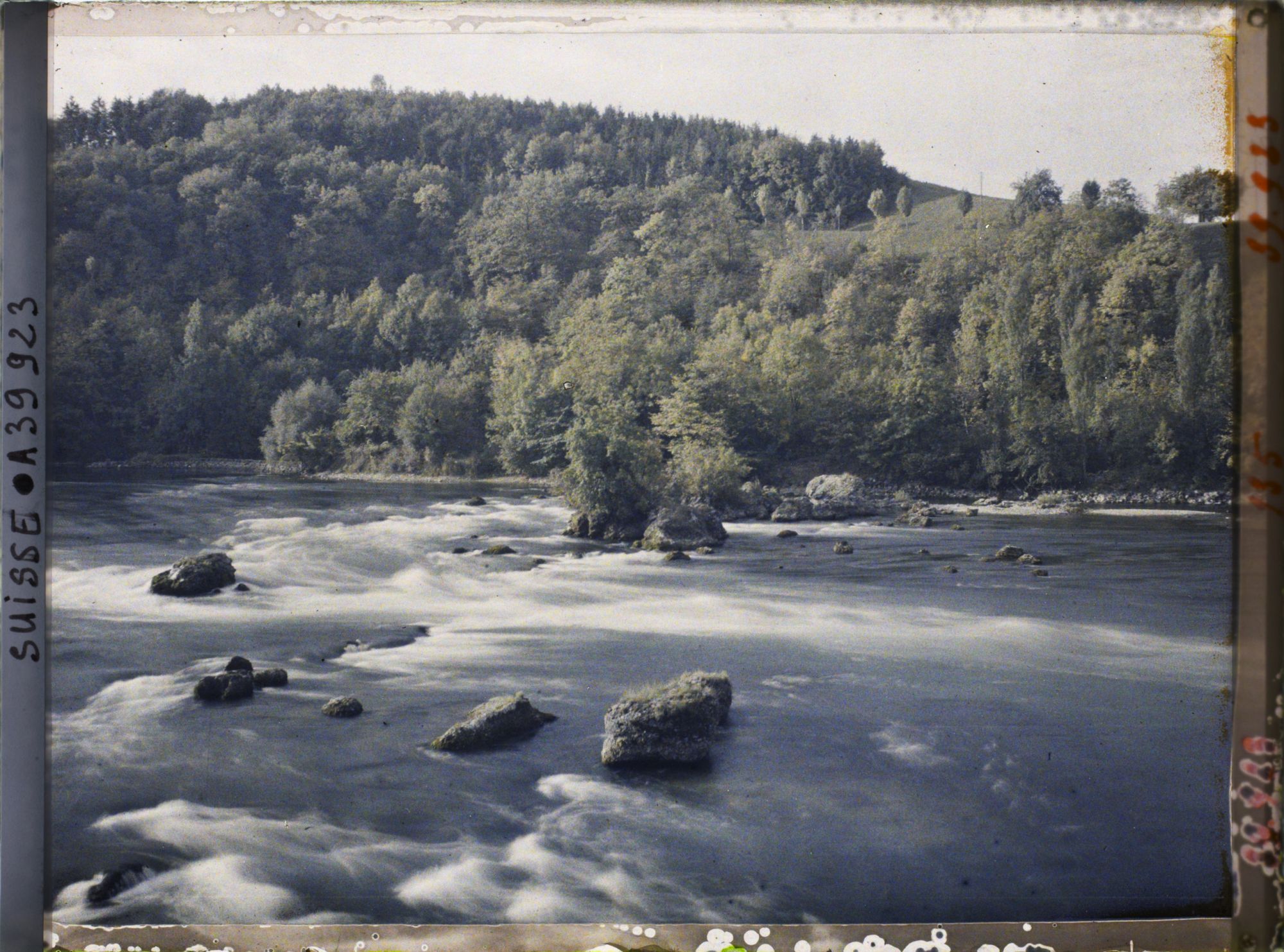 Image représentant En amont des chutes du Rhin
