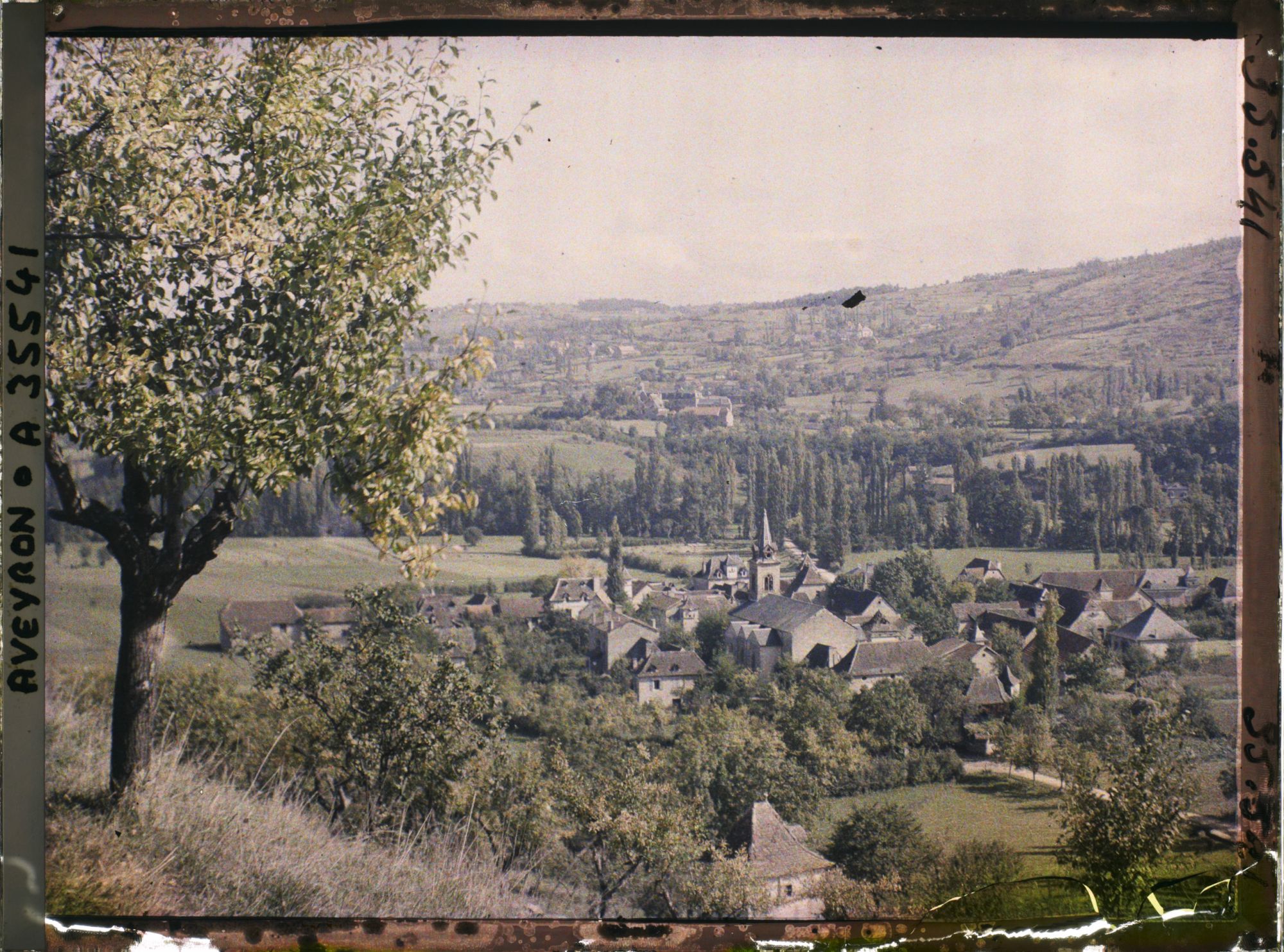 Image représentant Vue du village prise de la colline dite Mont Verdié