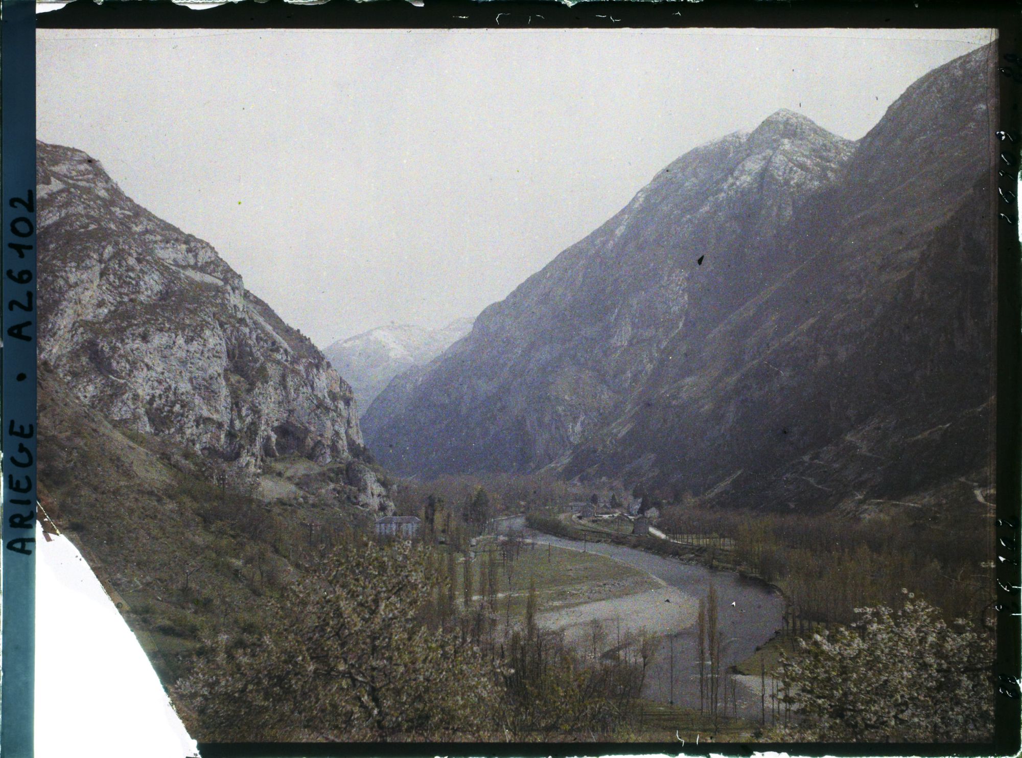 Image représentant La vallée de l'Ariège vers l'amont et Ussat-les-Bains