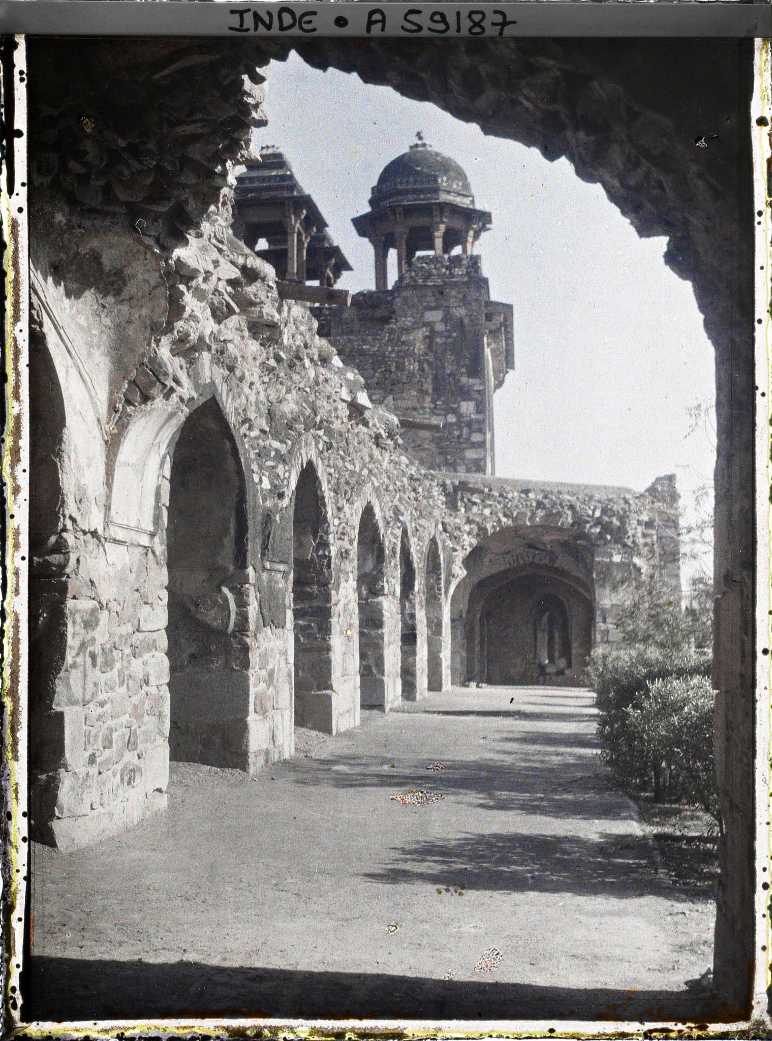 Image représentant Porte Nord ou porte interdite (Talaqui Darwaza) du vieux fort (Purana Qila)