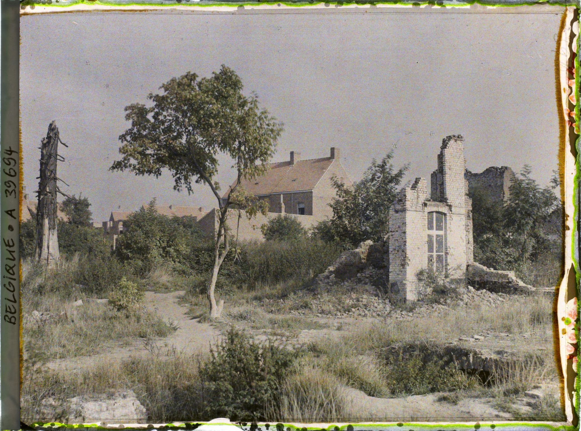 Image représentant Belgique, Neuve Eglise, Un aspect du Village