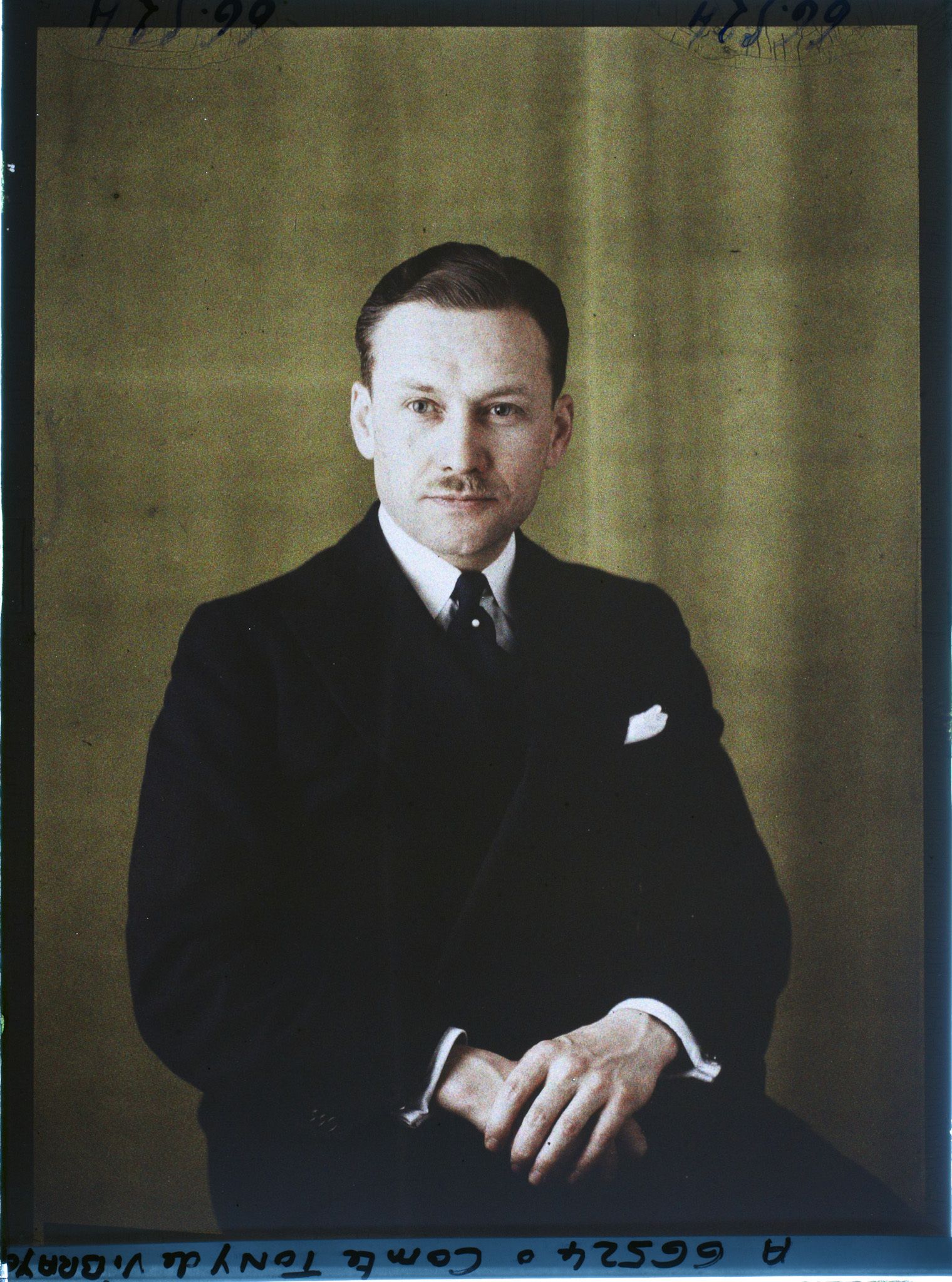 Image représentant https://musee-albert-kahn.s-museum.fr/home/NWQ2OTAwYzNmYjZlZTk1ZWQwODJmMjY4L2dlbmVyaWMtbm90aWNlLXRhYi9hdXRob3JpdHkvNjE3YTc5ZjVjZjhiODk2OGIzMzM3ZDIx/5d6900c3fb6ee95ed082f268/generic-notice-tab/authority/617a79ebcf8b8968b33379da Le Comte Tony de Vibraye