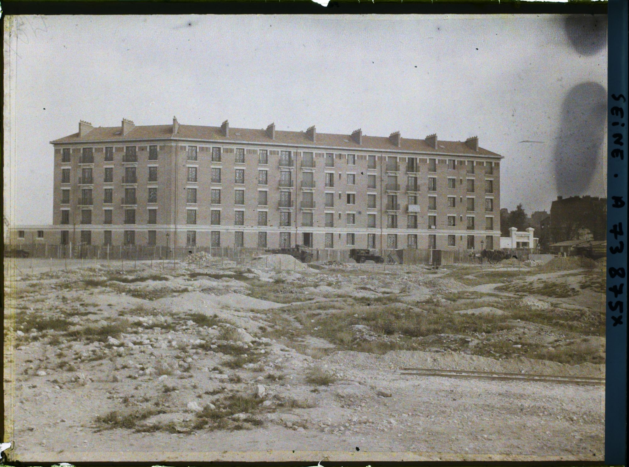 Image représentant Construction de nouveaux logements HBM (habitation à bon marché) à la porte Pouchet