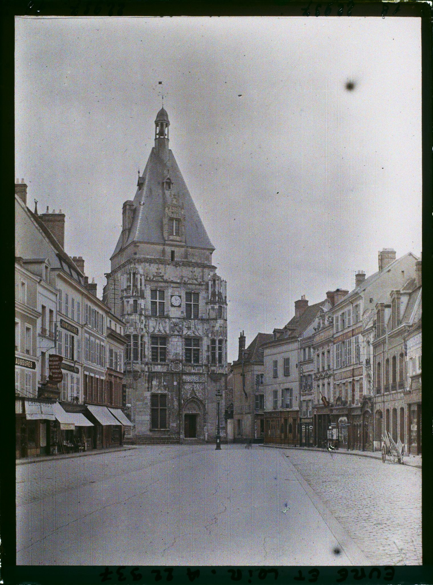 Image représentant Le Beffroi vu de l'actuelle Grande Rue Maurice Viollette