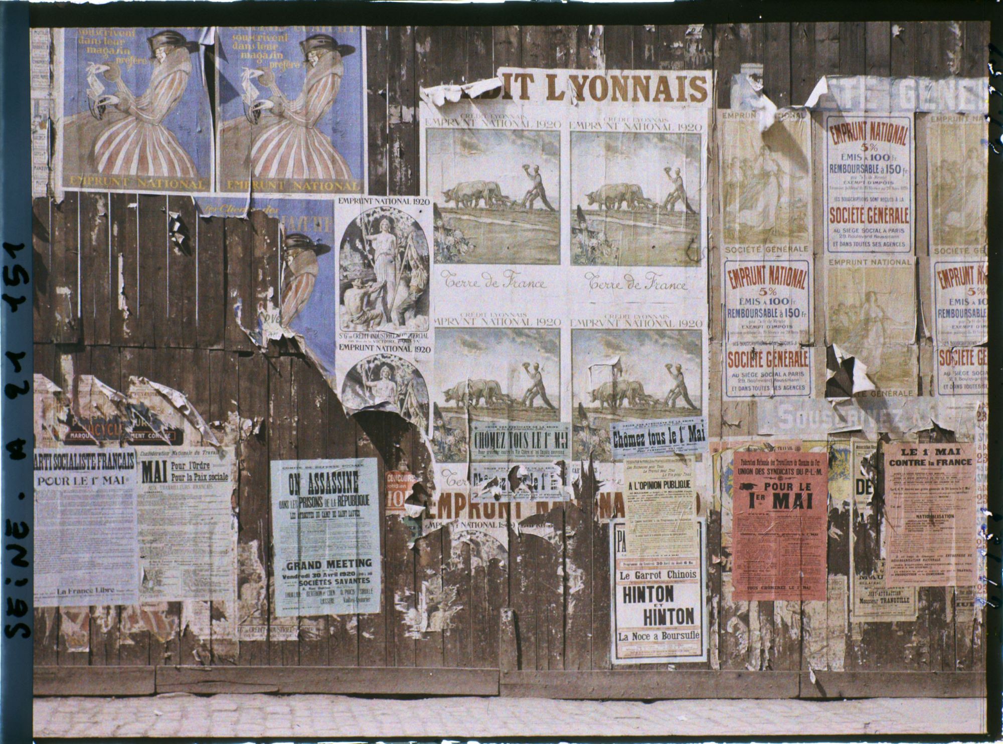 Image représentant Affiches pour l'emprunt national de 1920 et pour le 1er mai,   Boulevard de la Gare, XIIe arr.