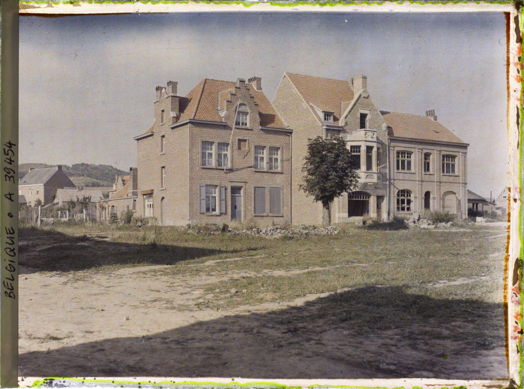 Image représentant Belgique, Kemmel, nouvelles Maisons , le Kemmel dans le fond
